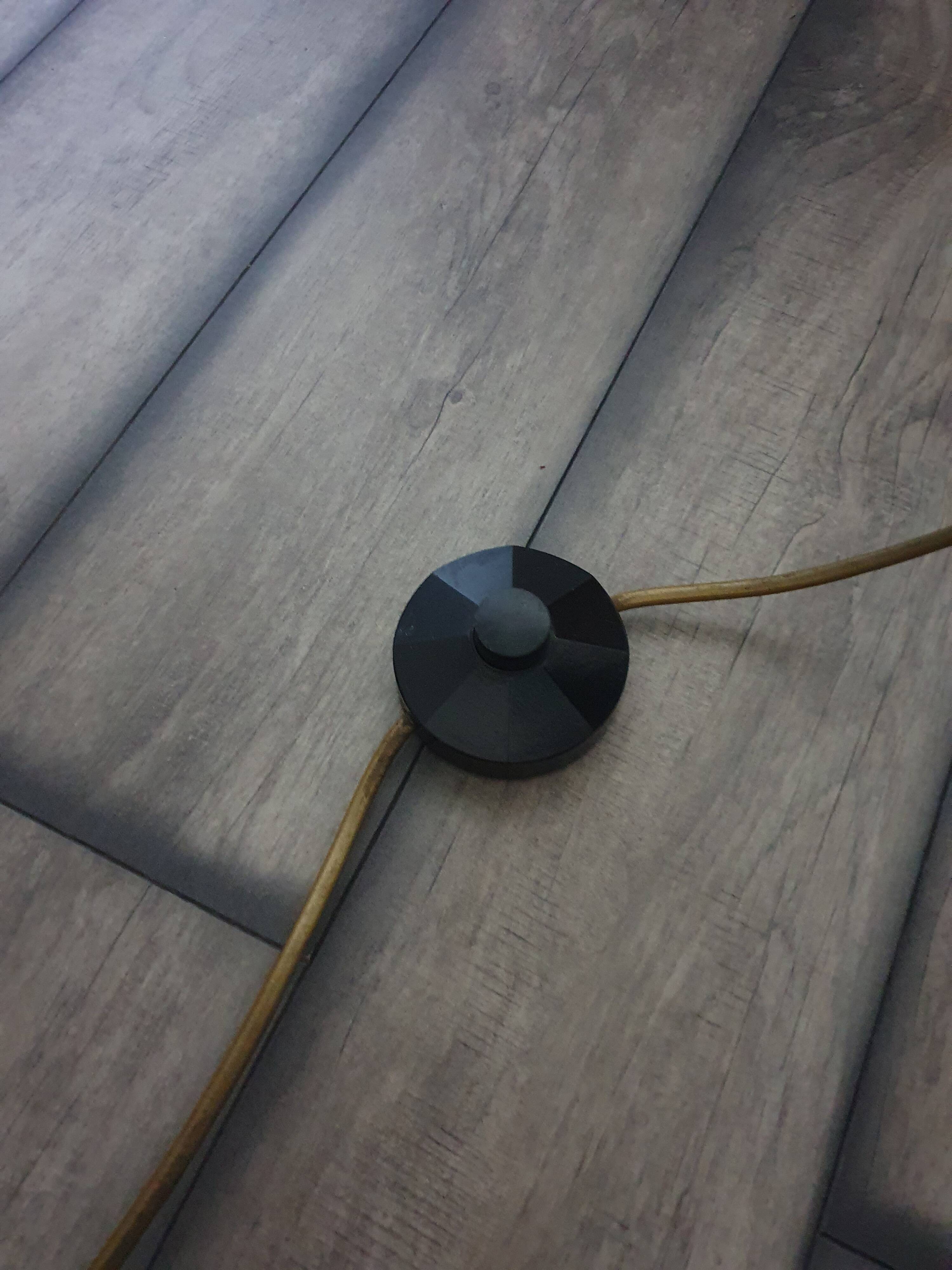 Ceramic lamp base