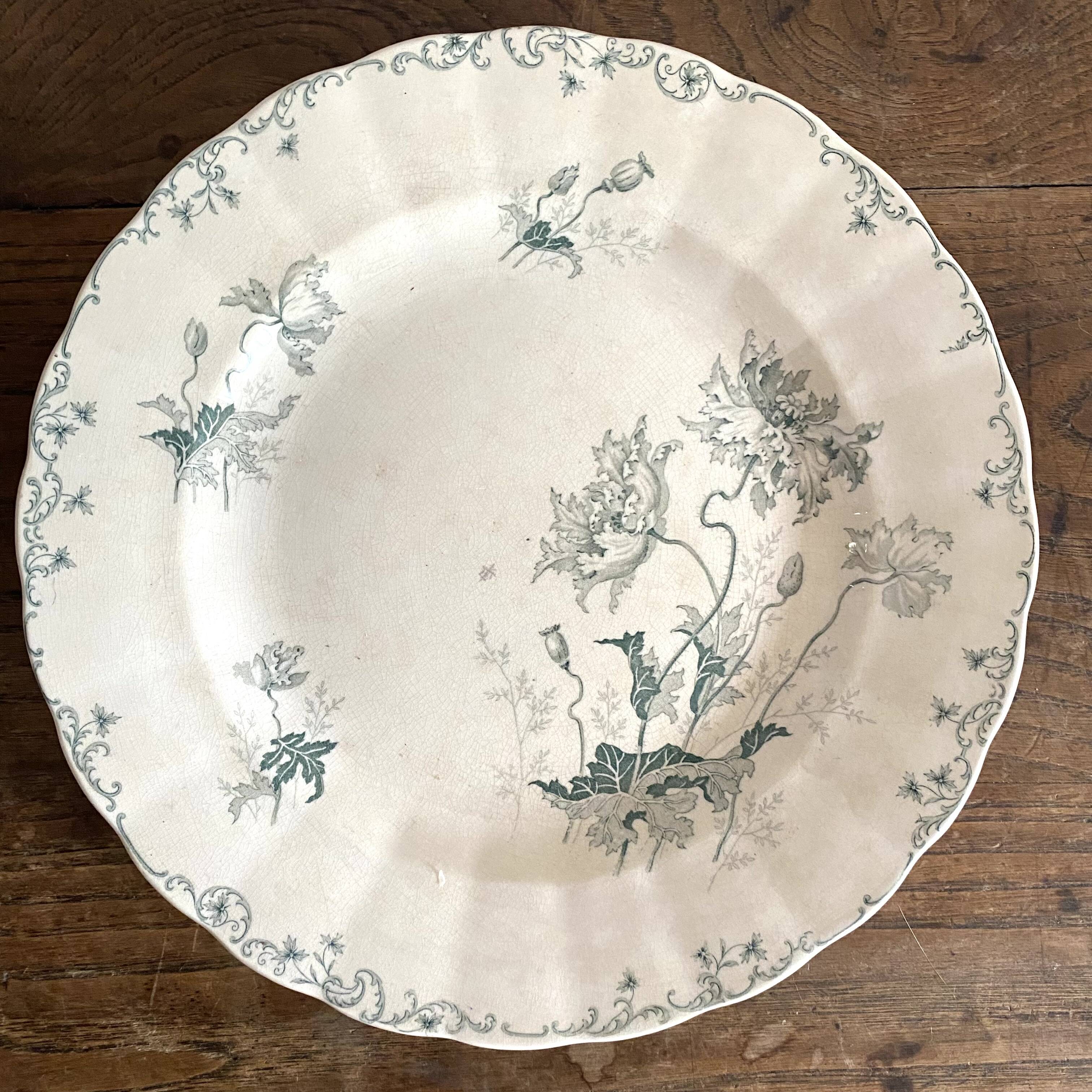 Old iron earth dish, Pavot model