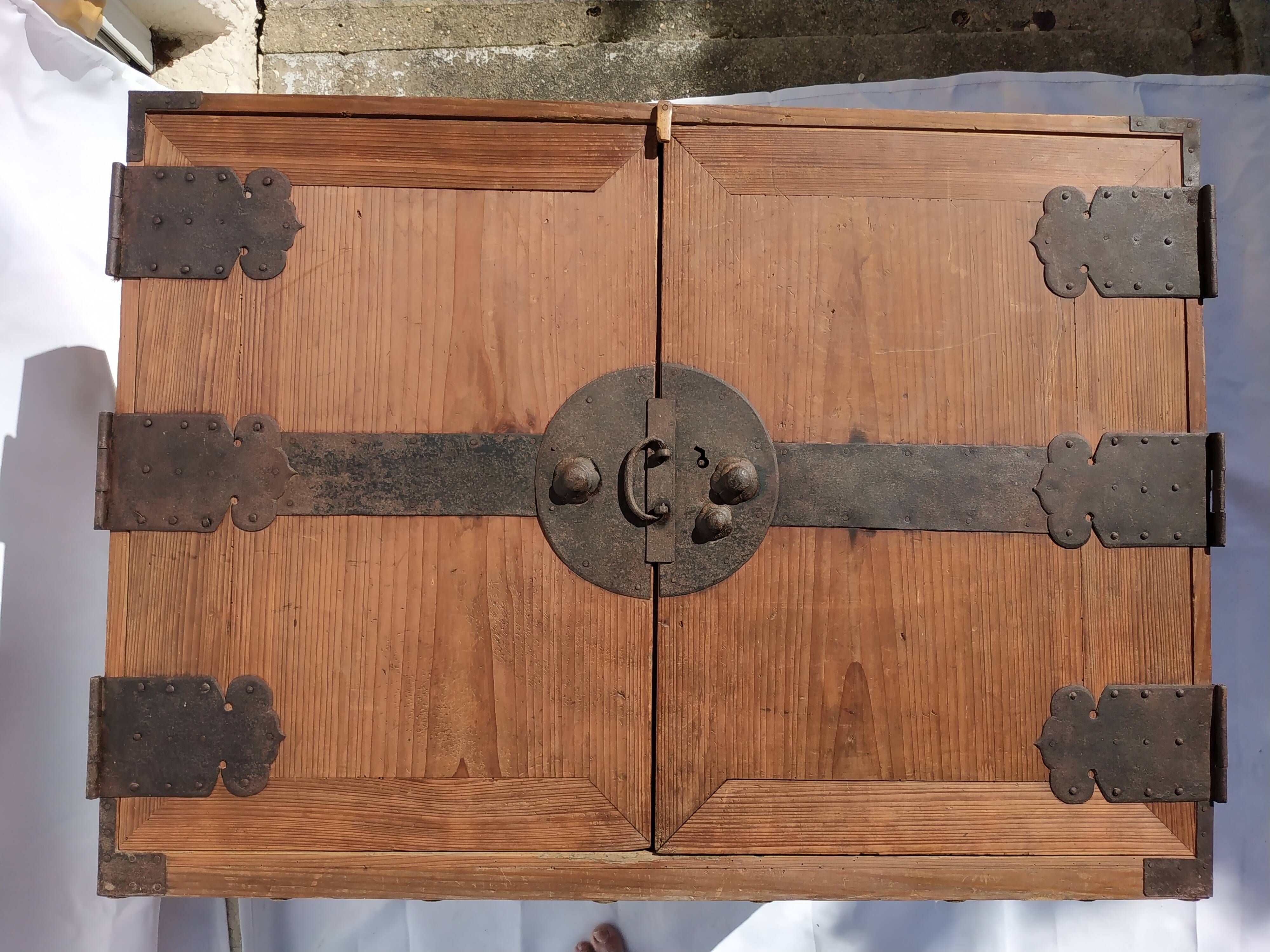 Bottom box Japan 19th second half 19th