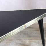 Tripod compass foot table