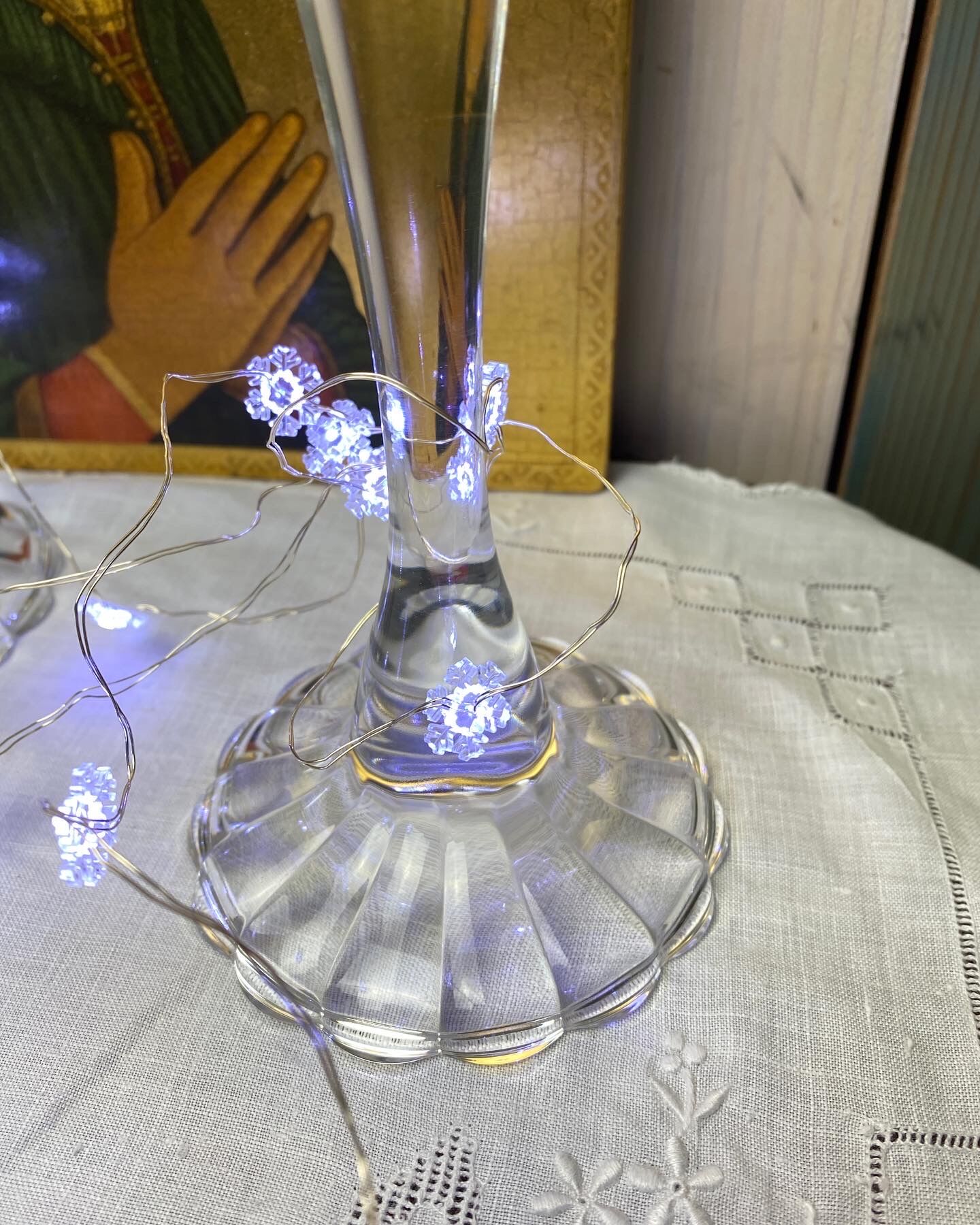 Duo de grands bougeoirs en cristal vintage