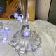 Duo de grands bougeoirs en cristal vintage