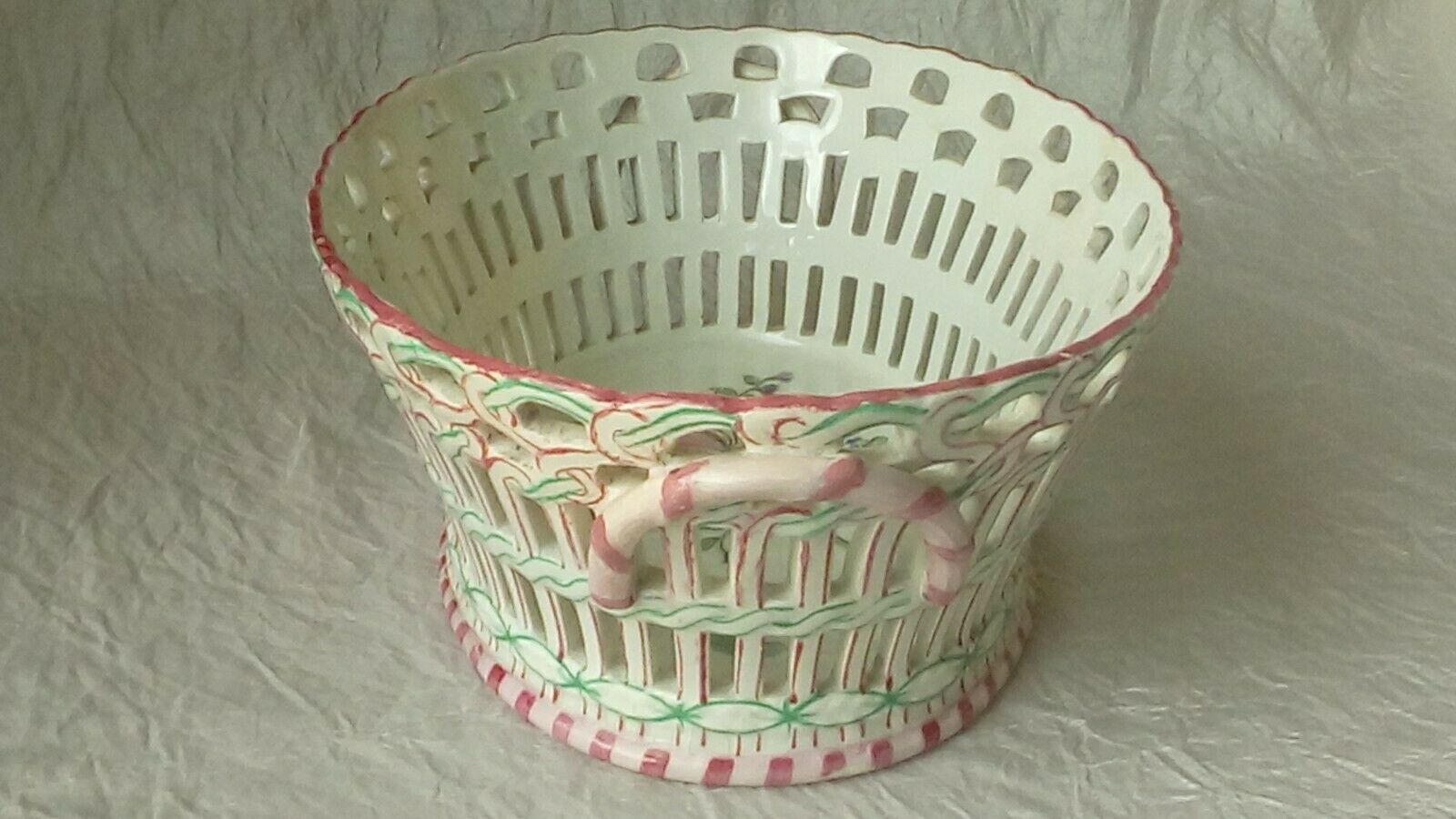 BASKET IN FAIENCE OPENWORK KELLER AND GUERIN LUNEVILLE