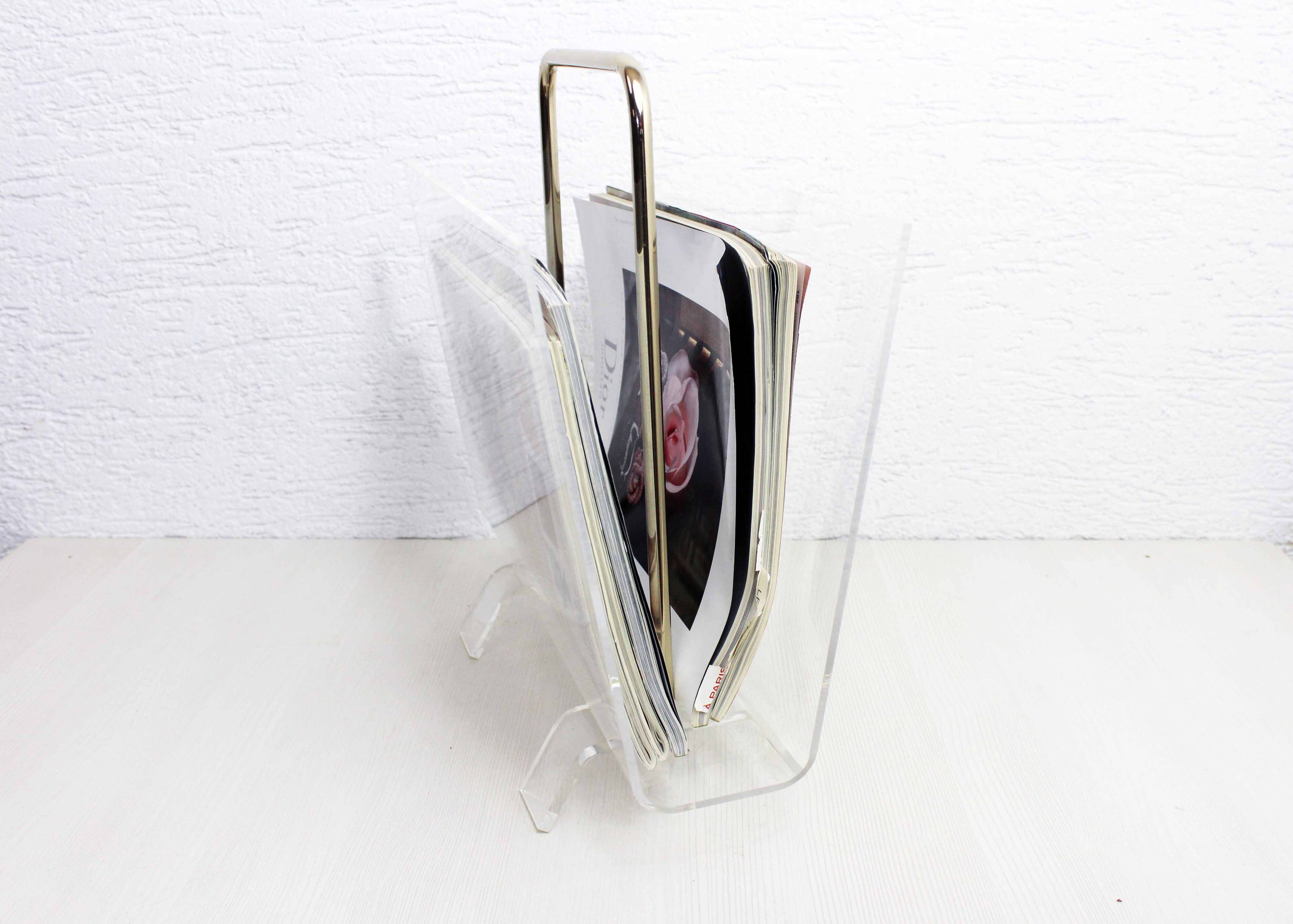 Plexiglass magazine holder
