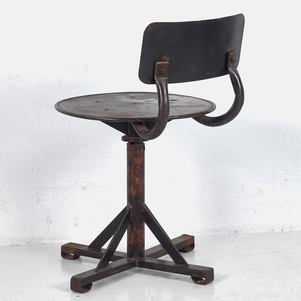 Old iron chair (c.1920)