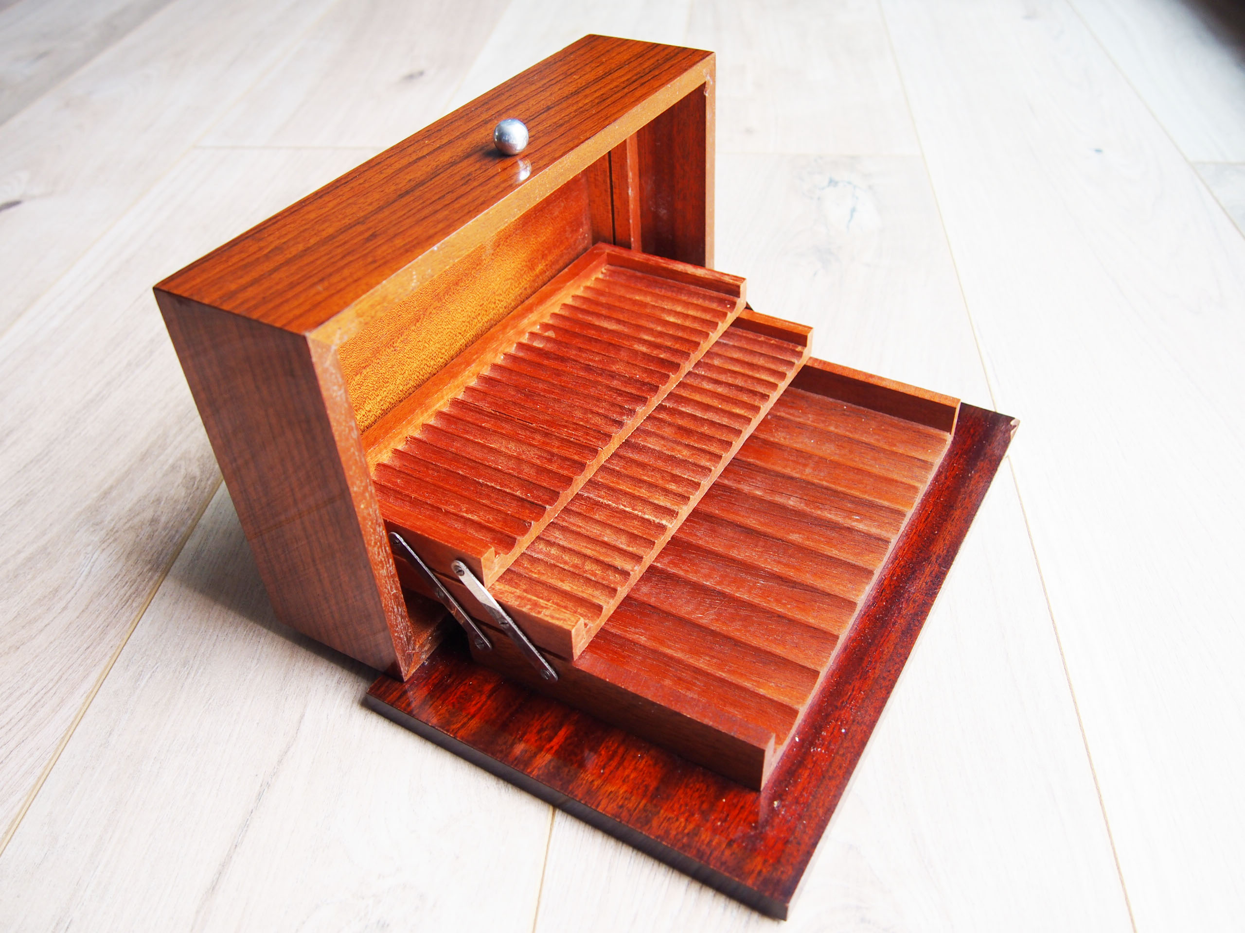 Box cigars and cigarettes