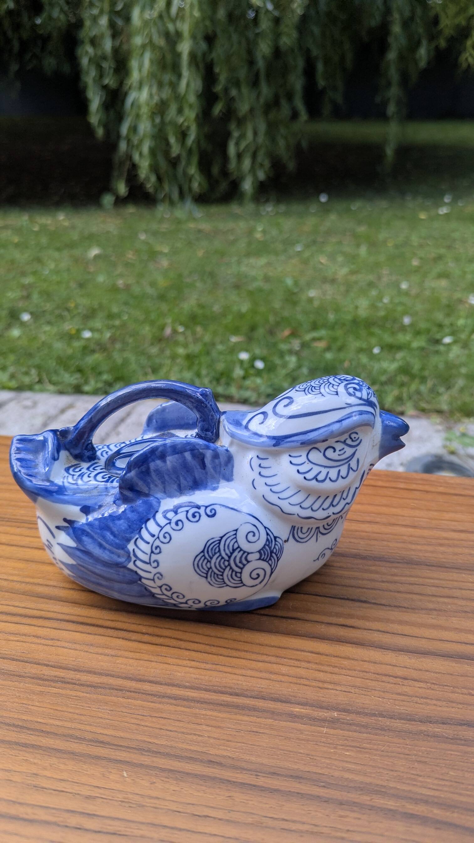 Old teapot / bird-shaped jug in blue and white porcelain