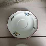 Duo of cups and saucers Old Saint Amand