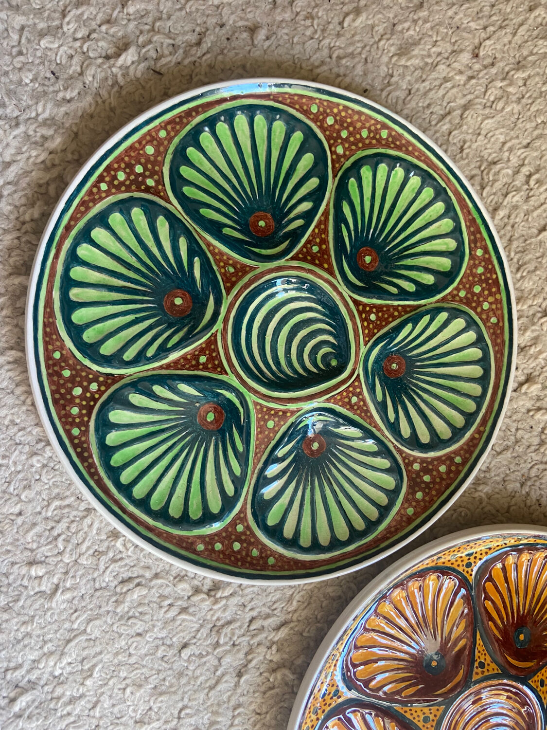 Set of 6 ceramic oyster plates