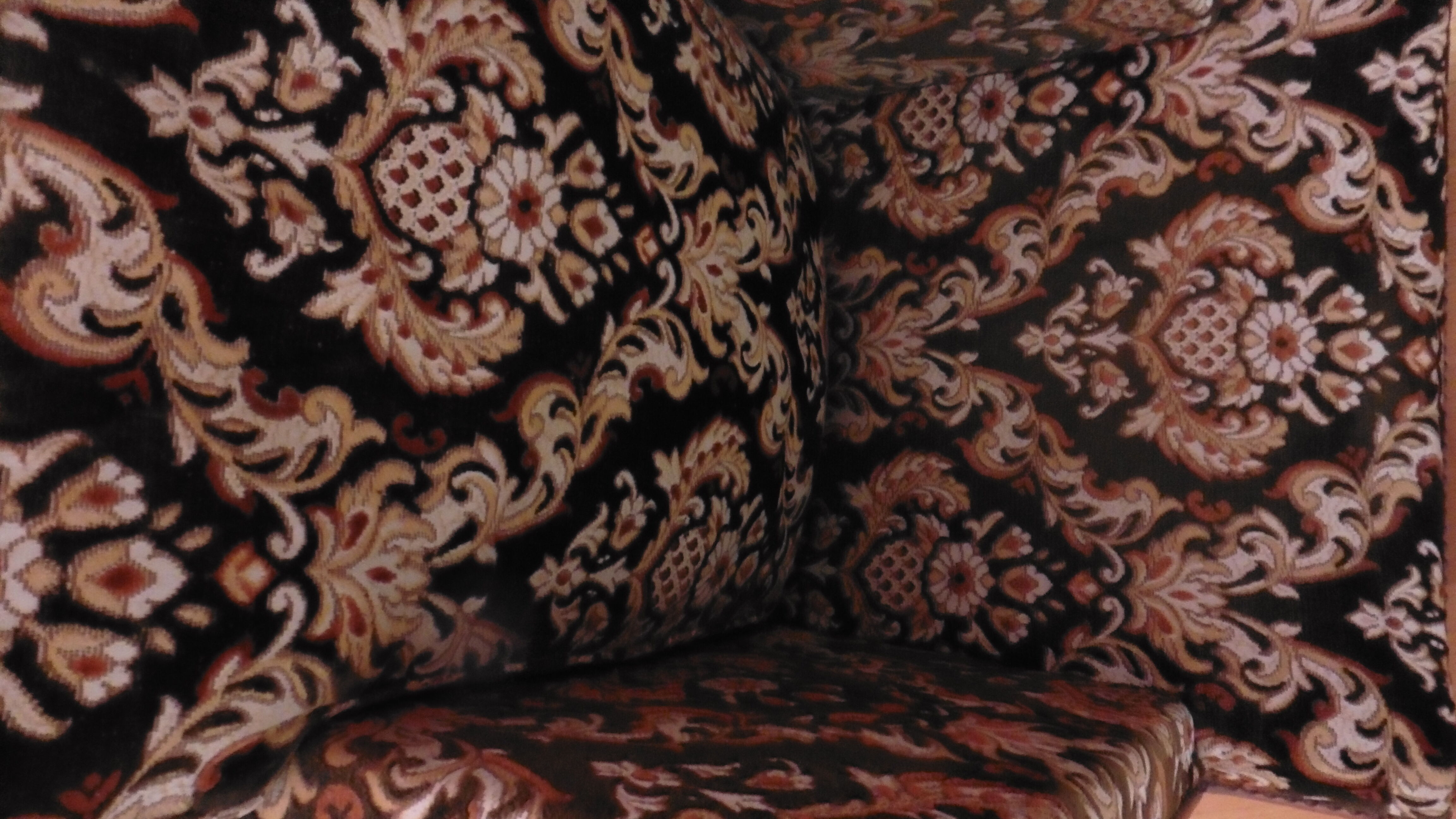 Pair of armchairs 6 feet