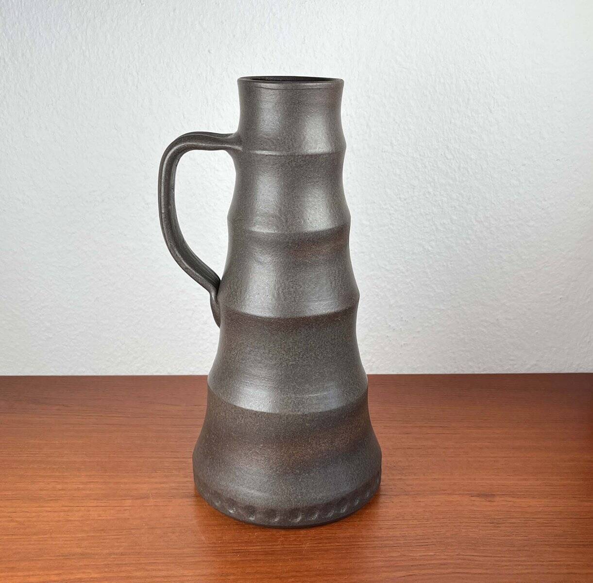 Footed vase in studio pottery from German mid-century by Petra Töpferei, 1960s.