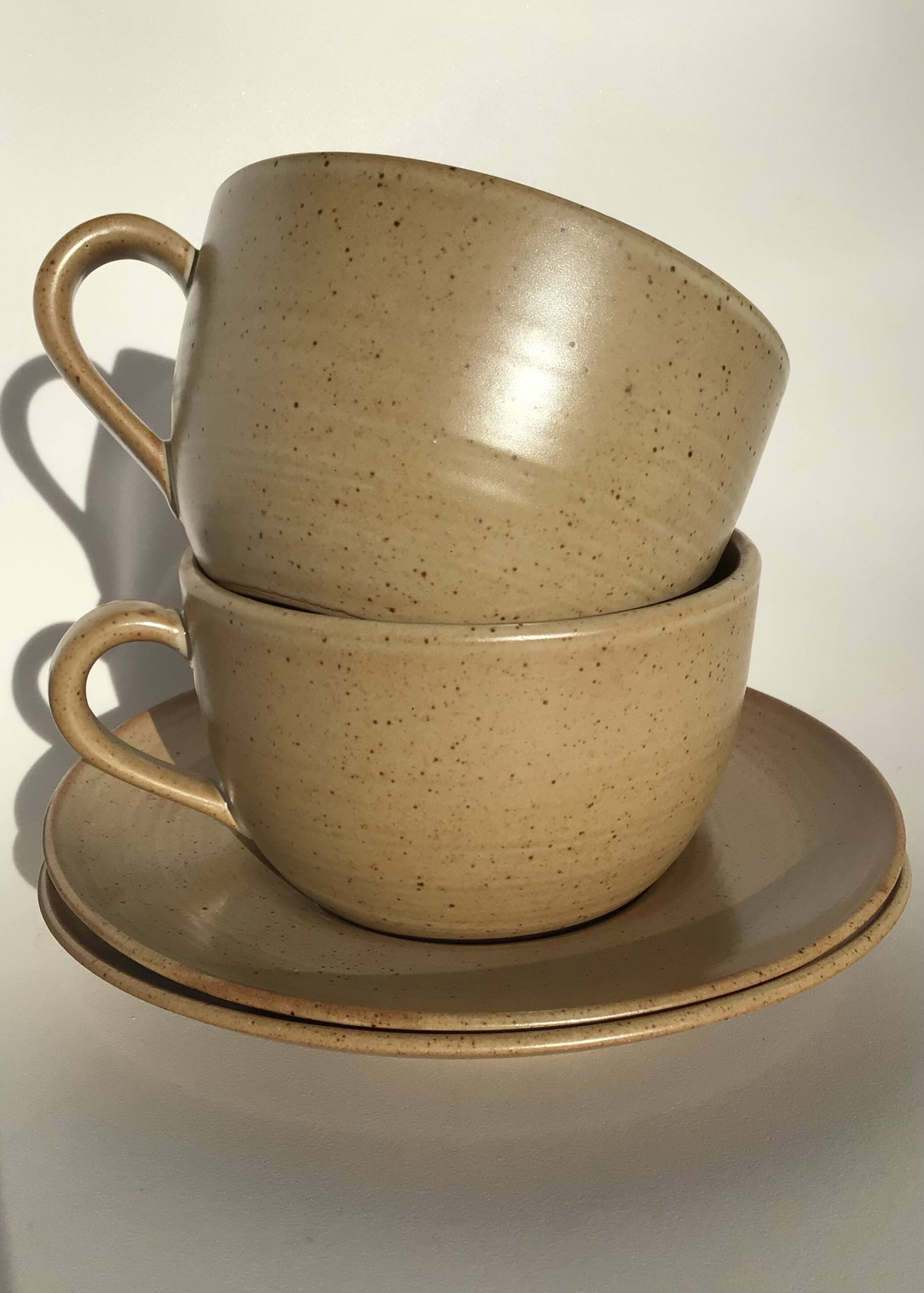 Pair of blond Grès Village lunches