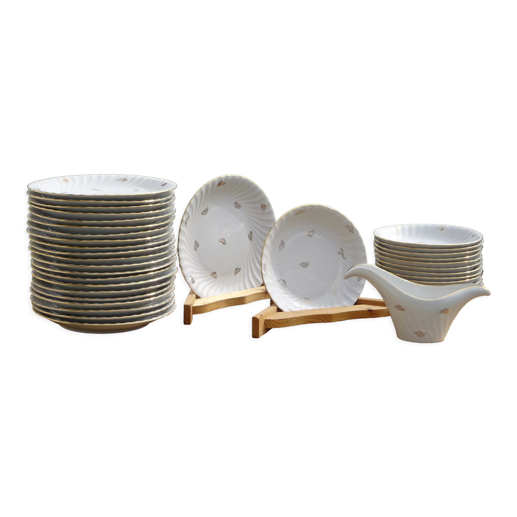 White and gold plate service, Vitriam porcelain