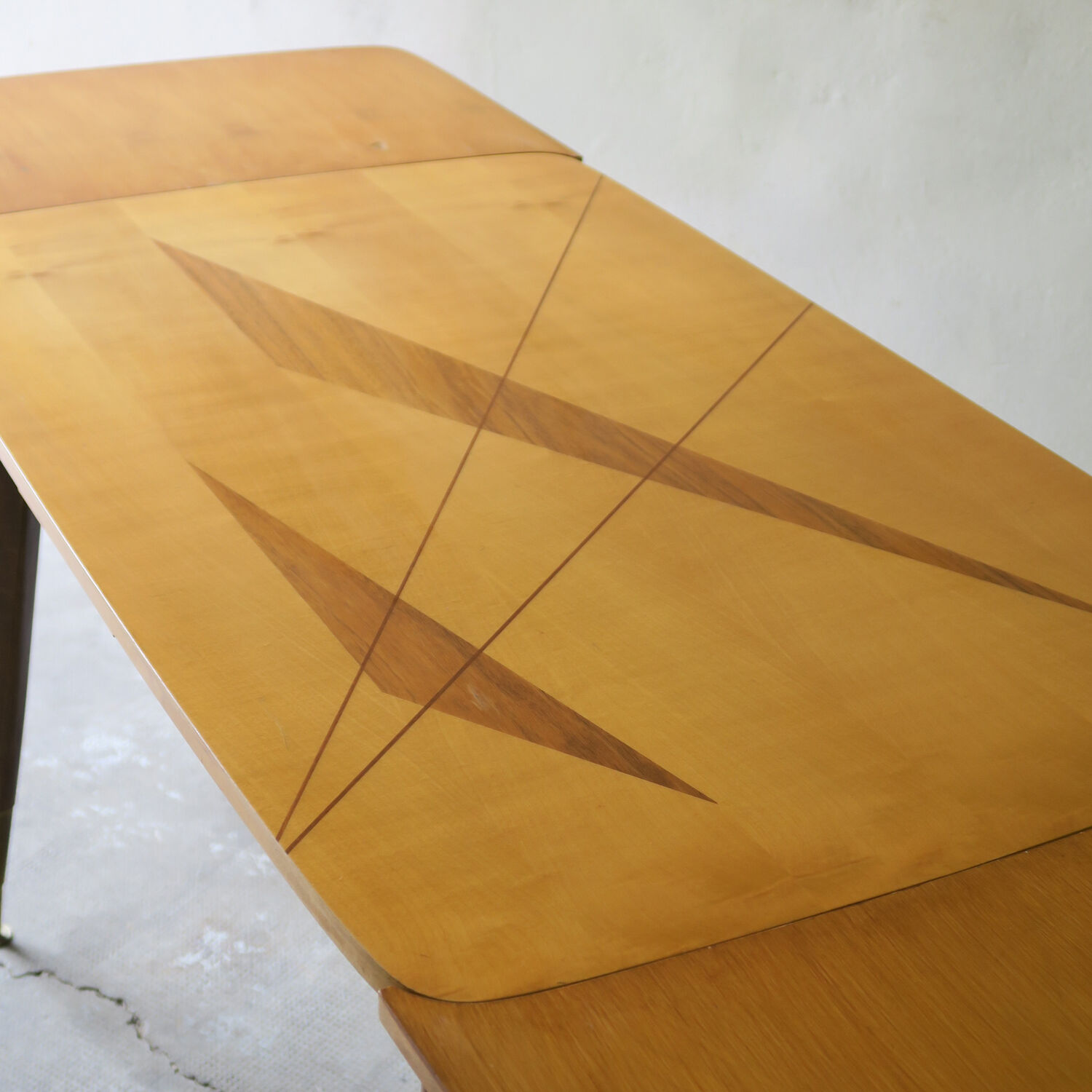 Meal table with extension cords