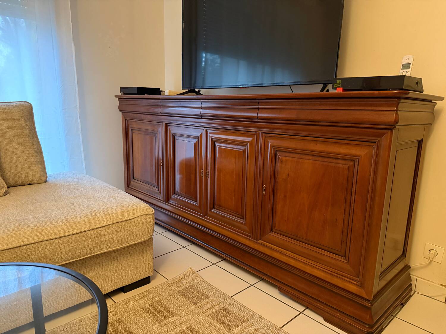set of 2 solid wood furniture pieces