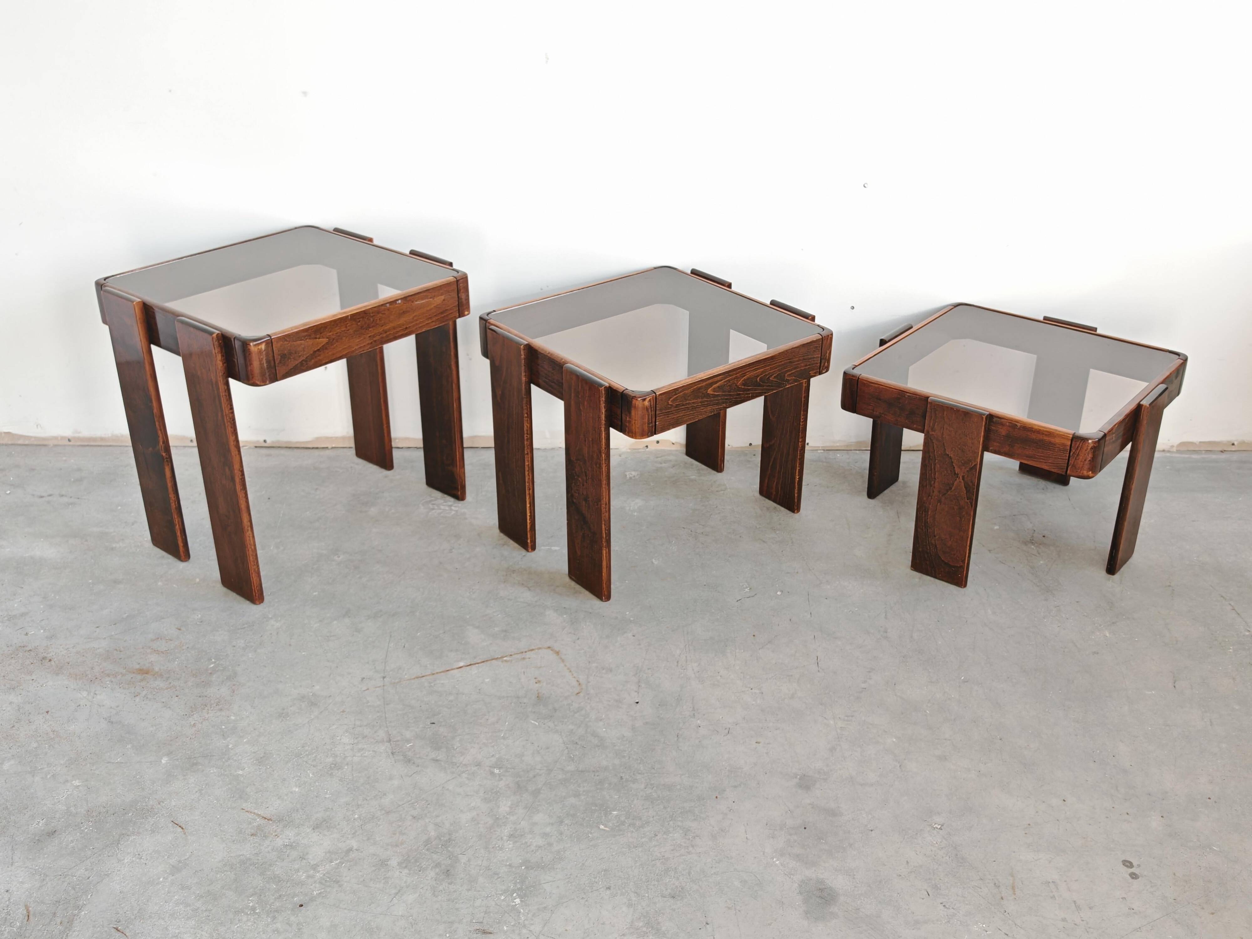 Tables gigognes mid-century par Gianfranco Frattini, Yougoslavie années 1960