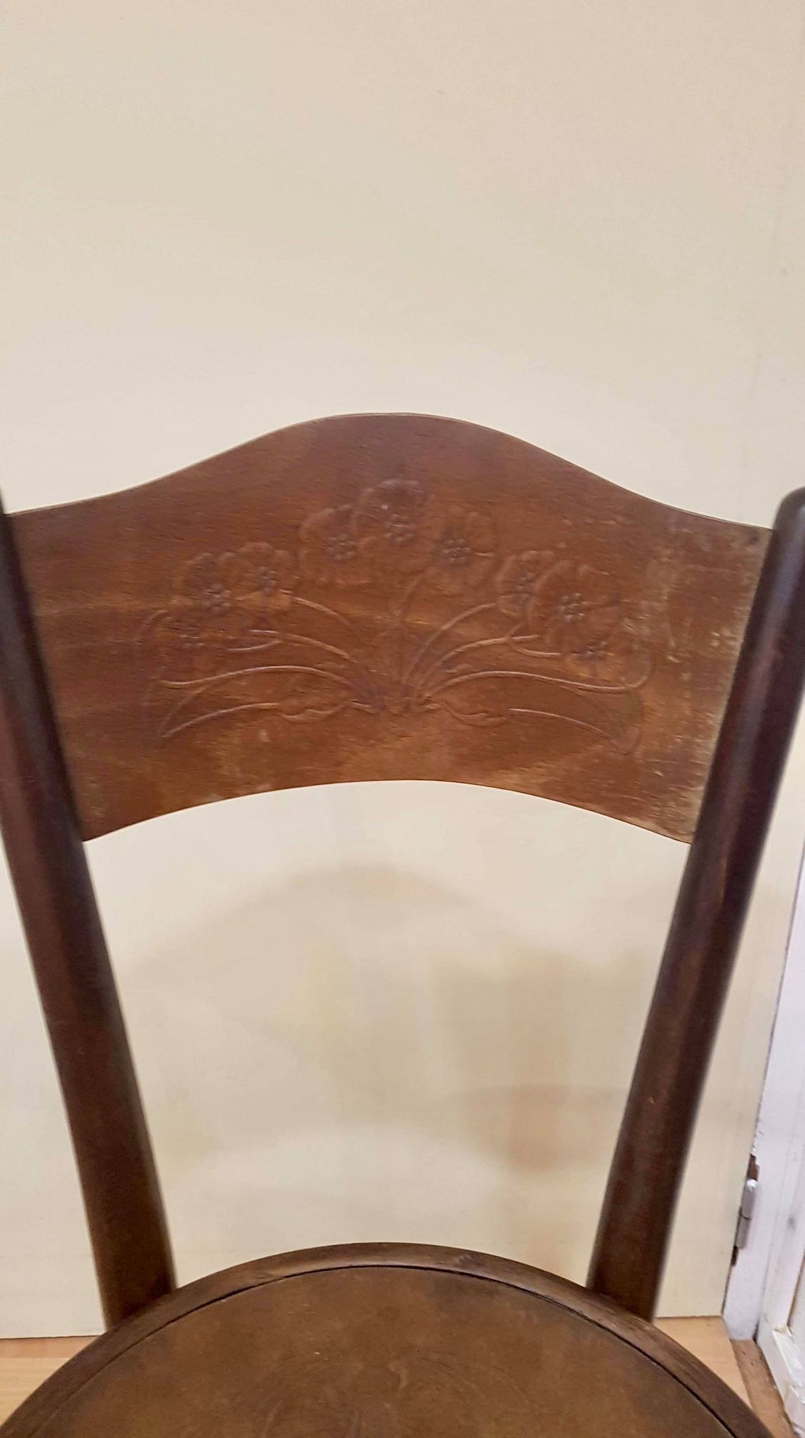 Lot of 2 Thonet chairs