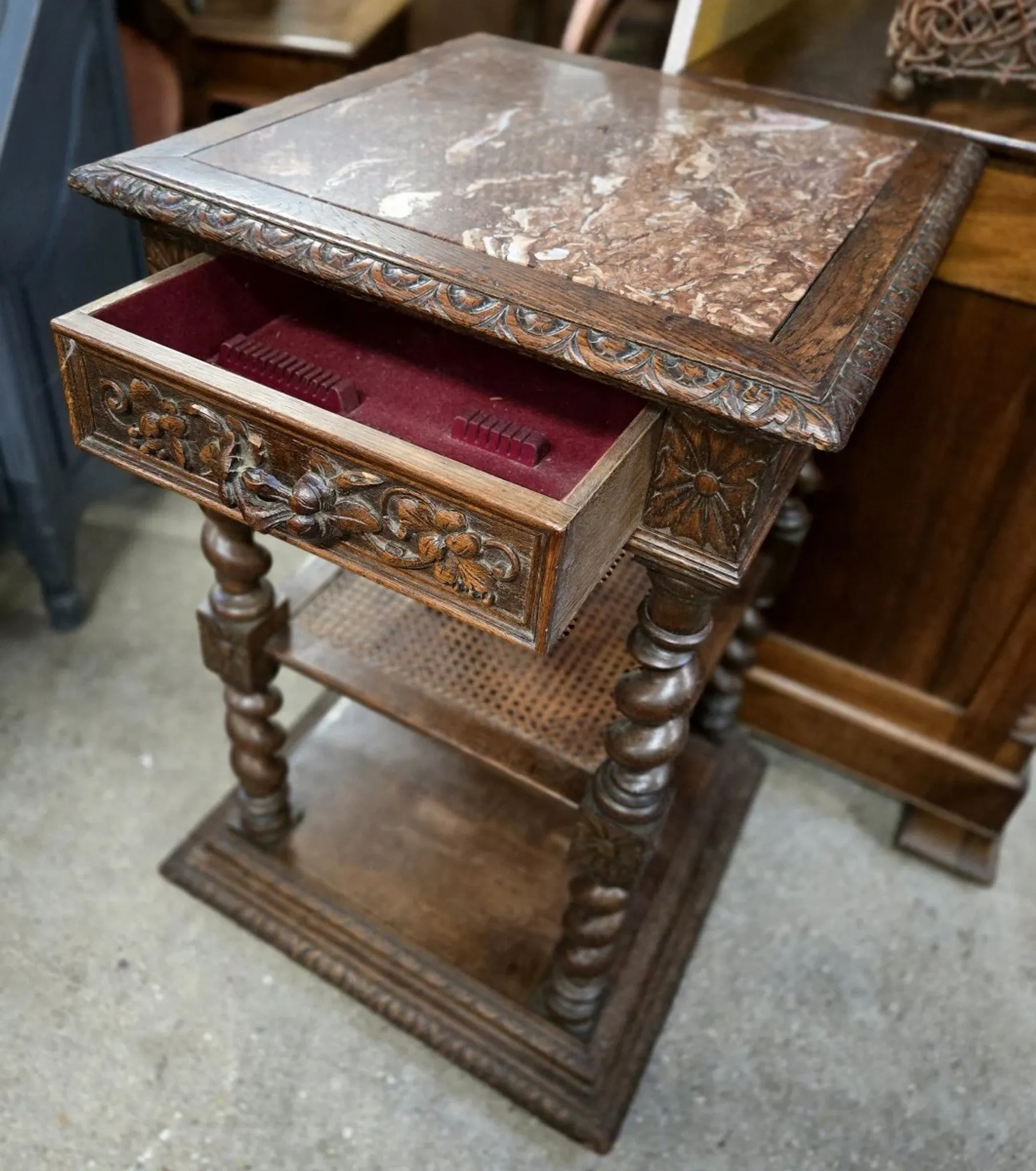 antique console shelf, in Renaissance style, made of solid wood