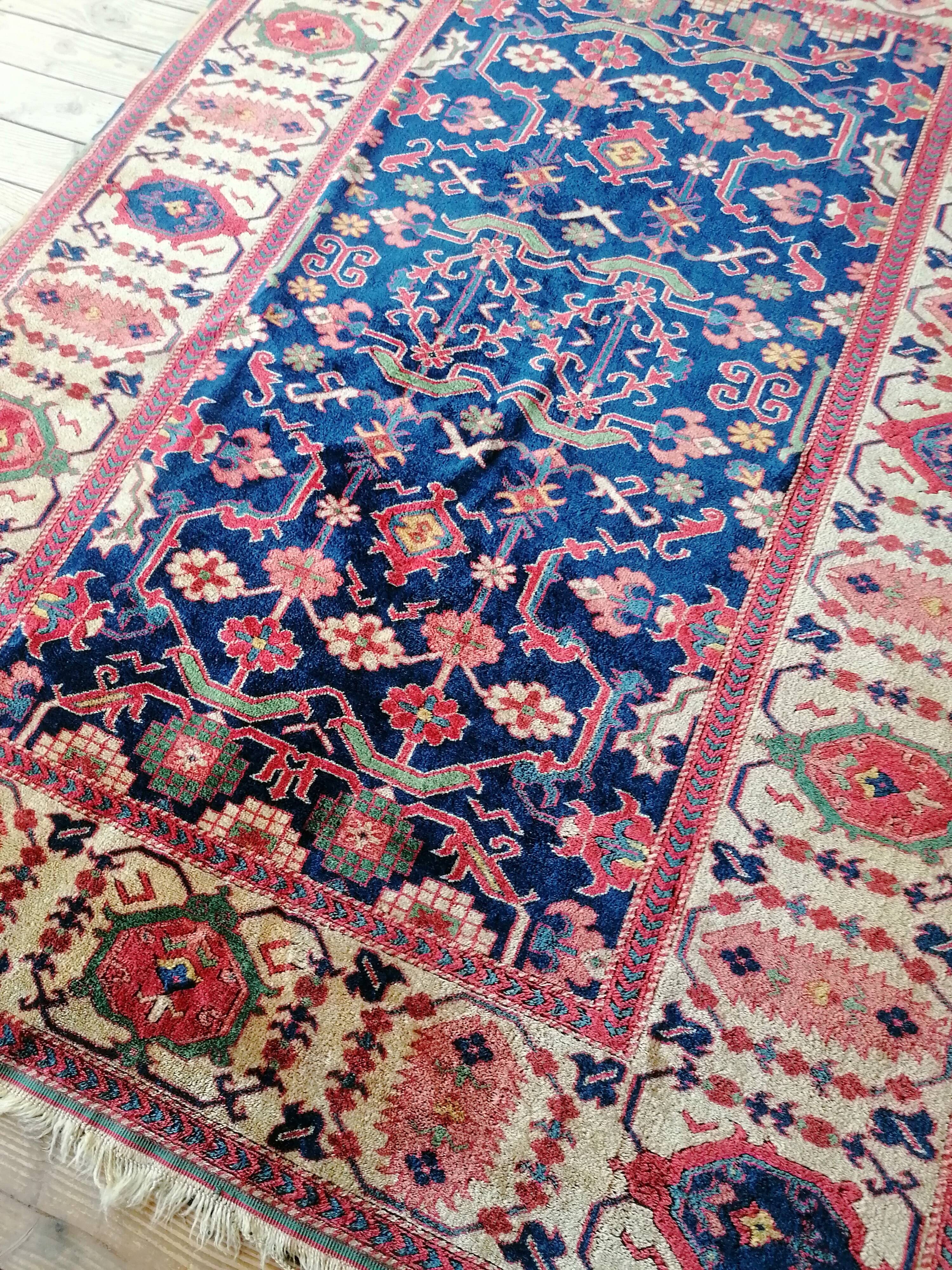 Antique Persian Heriz Afshar rug 200 x 276 cm