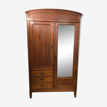 Armoire parisienne