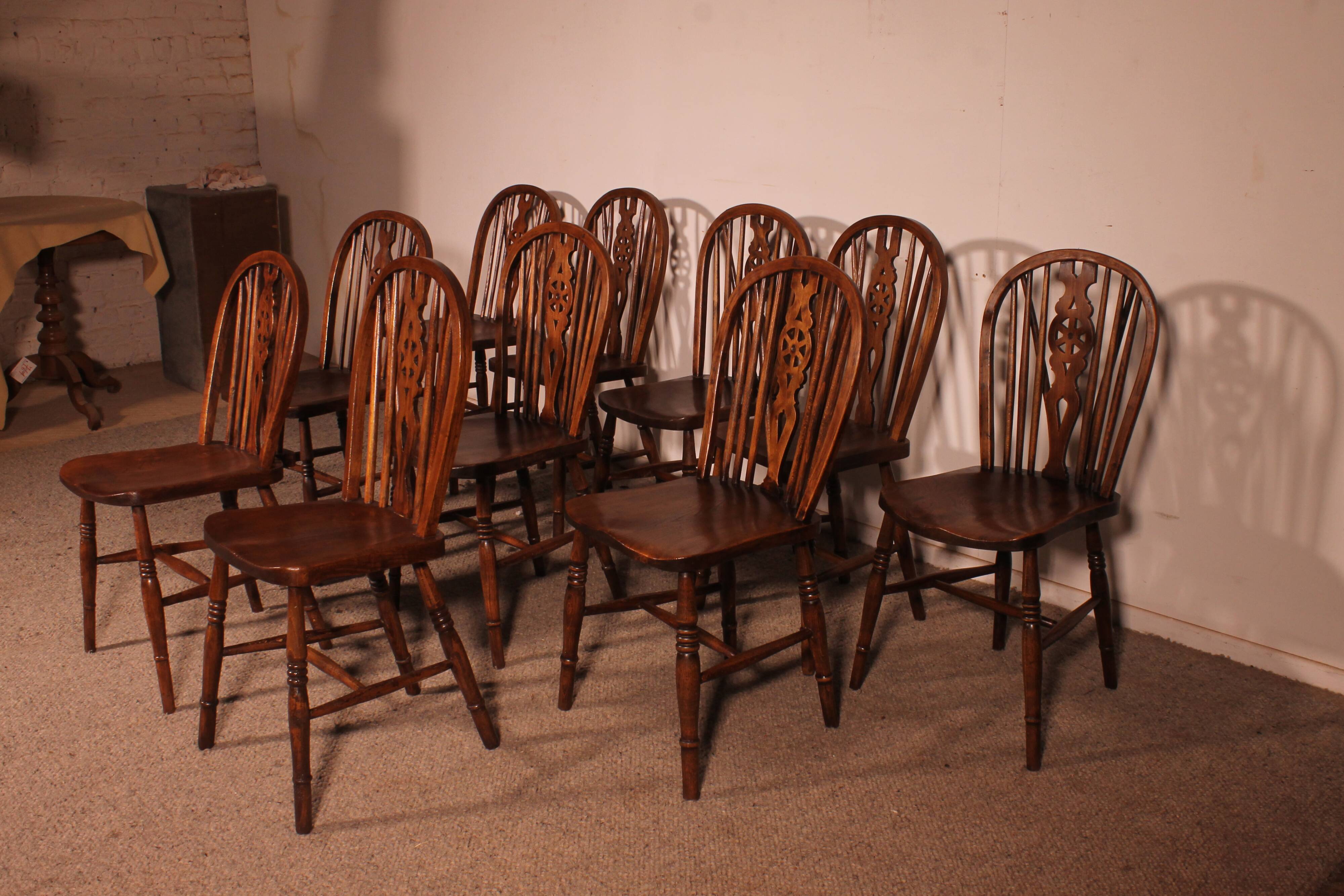 Set Of 10 19th Century Windsor Wheelback Chairs