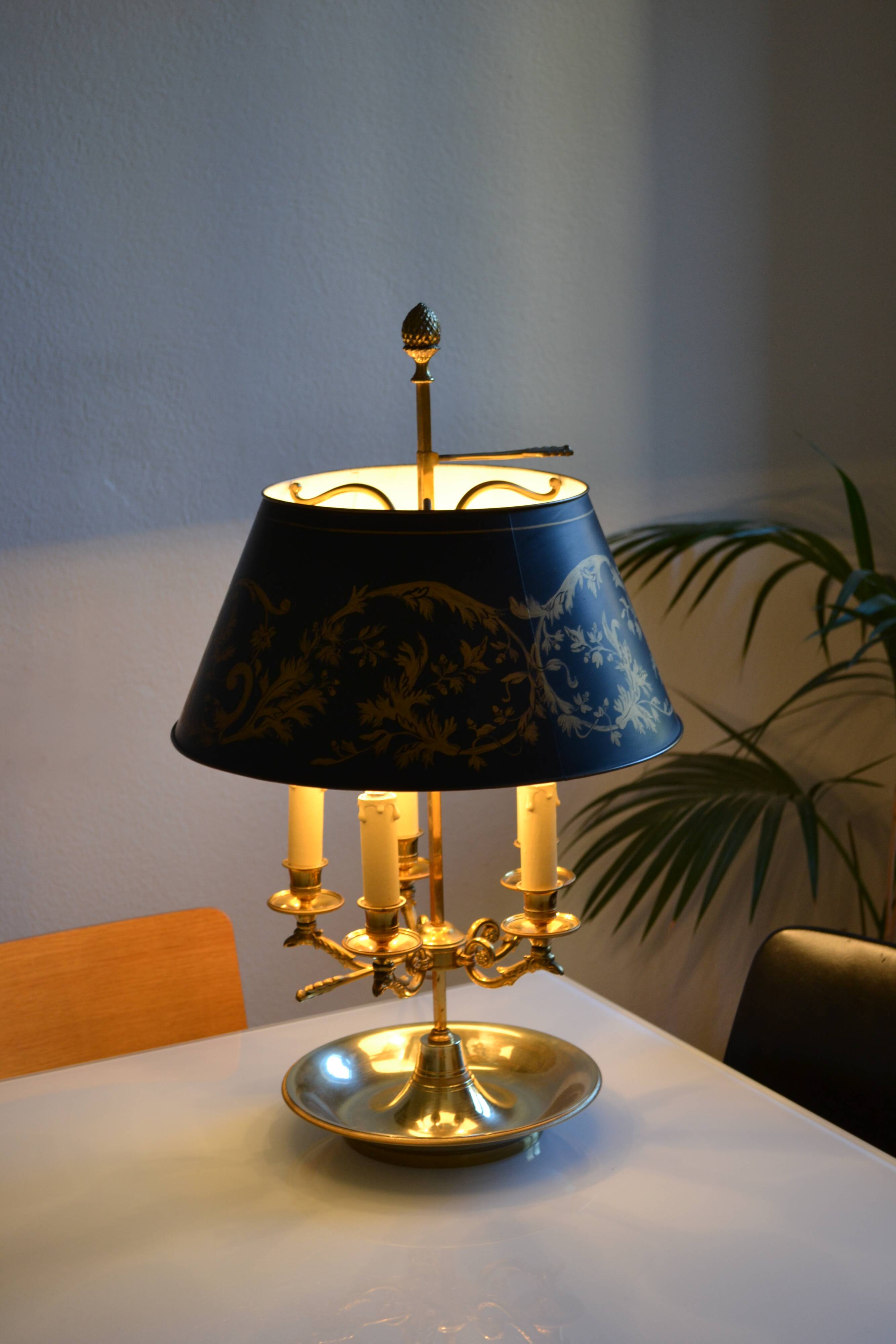 Large hot water bottle lamp with 5 bronze lights, empire style
