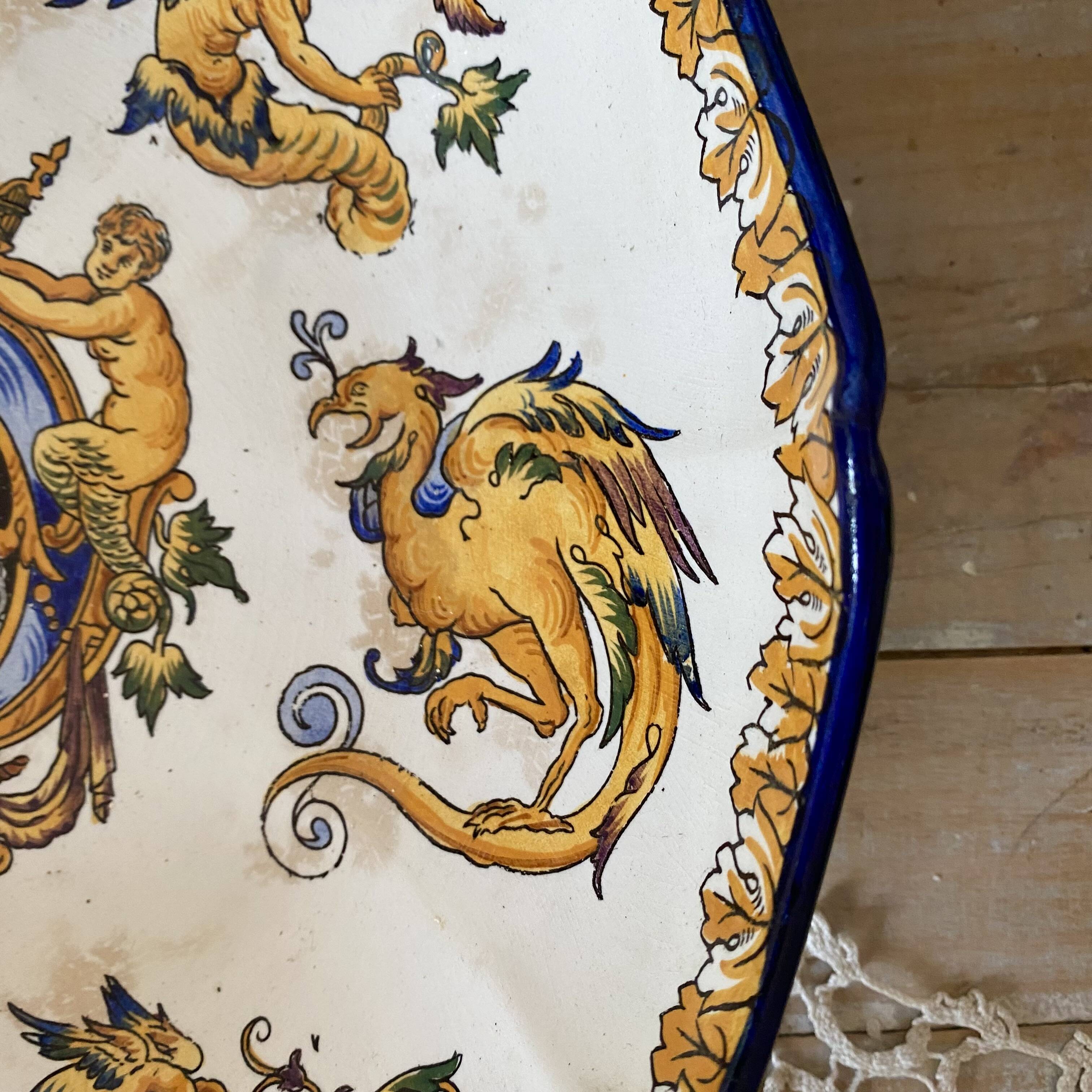 Renaissance decorated earthenware salad bowl from Gien.
