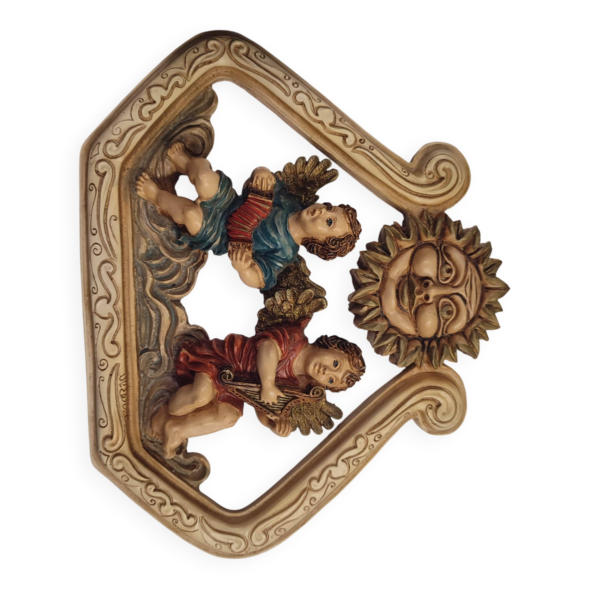 Very realistic angel figurines in resin, signed and handmade in Italy.