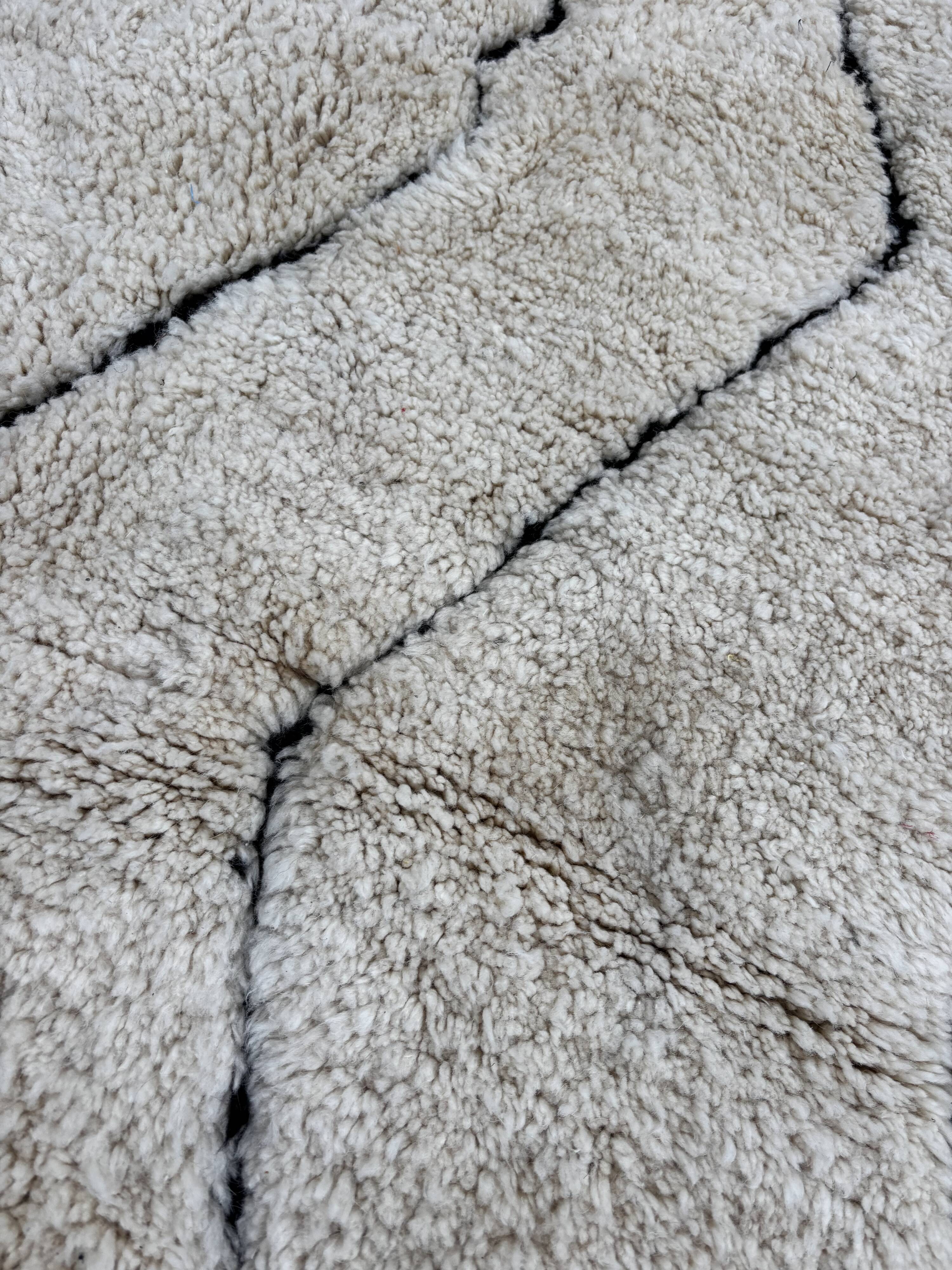 Beni Ouarain Berber Wool Rug – 200x300 cm – Handmade Moroccan Rug