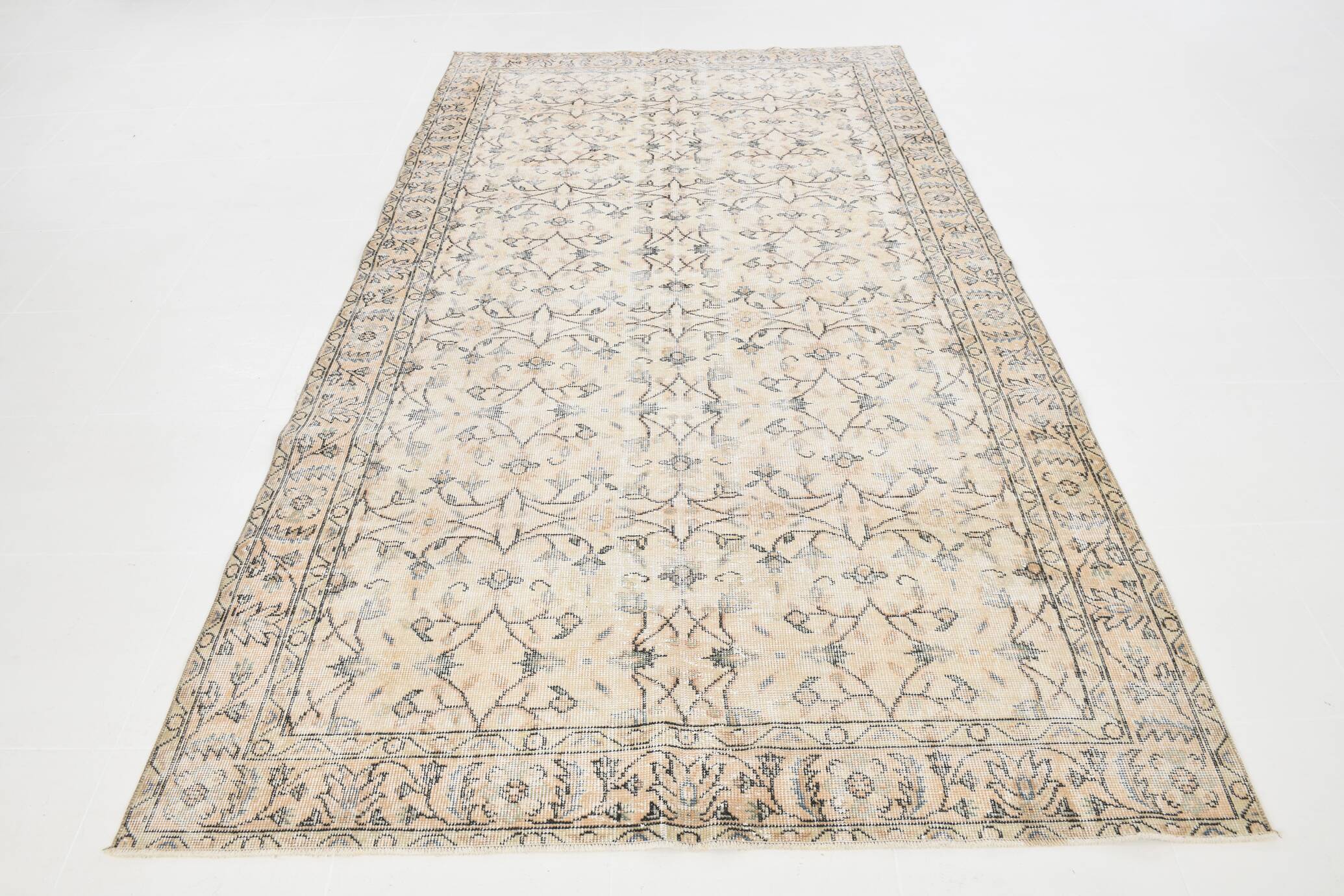 6x10 Vintage Faded Brown & Beige Classic Vintage Rug