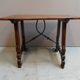 Table d’appoint espagnole antique
