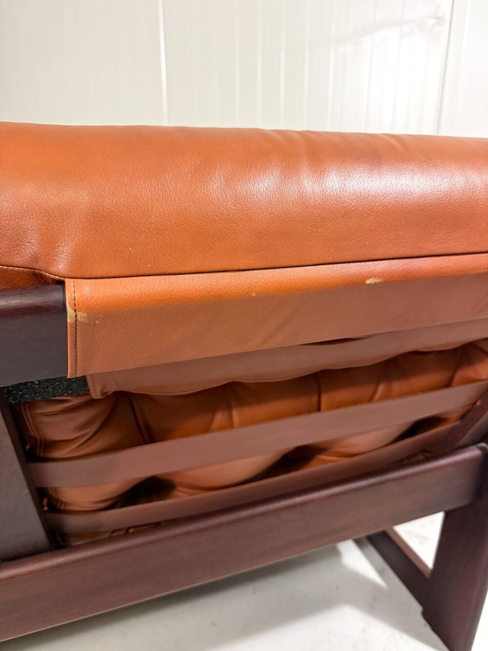 Rosewood and cognac leather canapé by Coja Culemborg, Netherlands, 1970s.