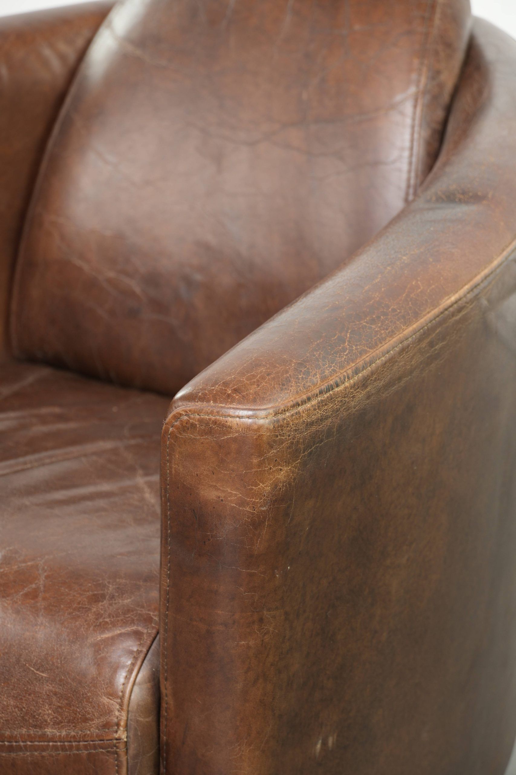 Sturdy dark cognac brown cow leather Aviator design armchair