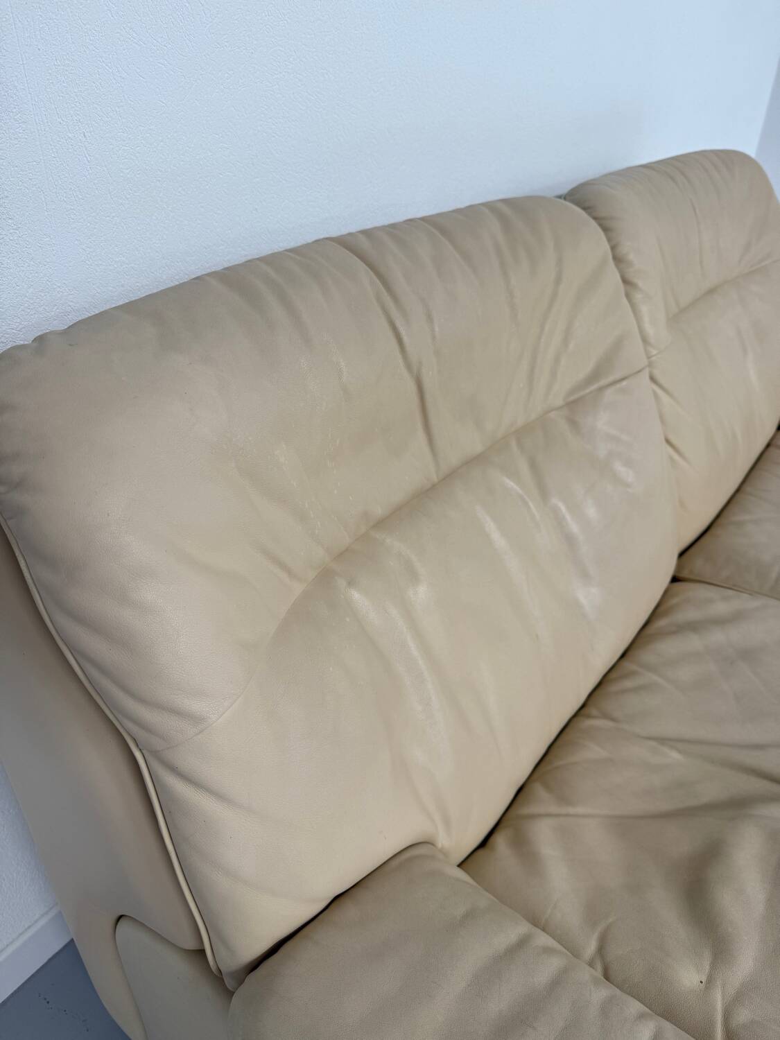 Old 2-seater beige leather sofa designed by Carl Larsson De Sede, vintage 80s