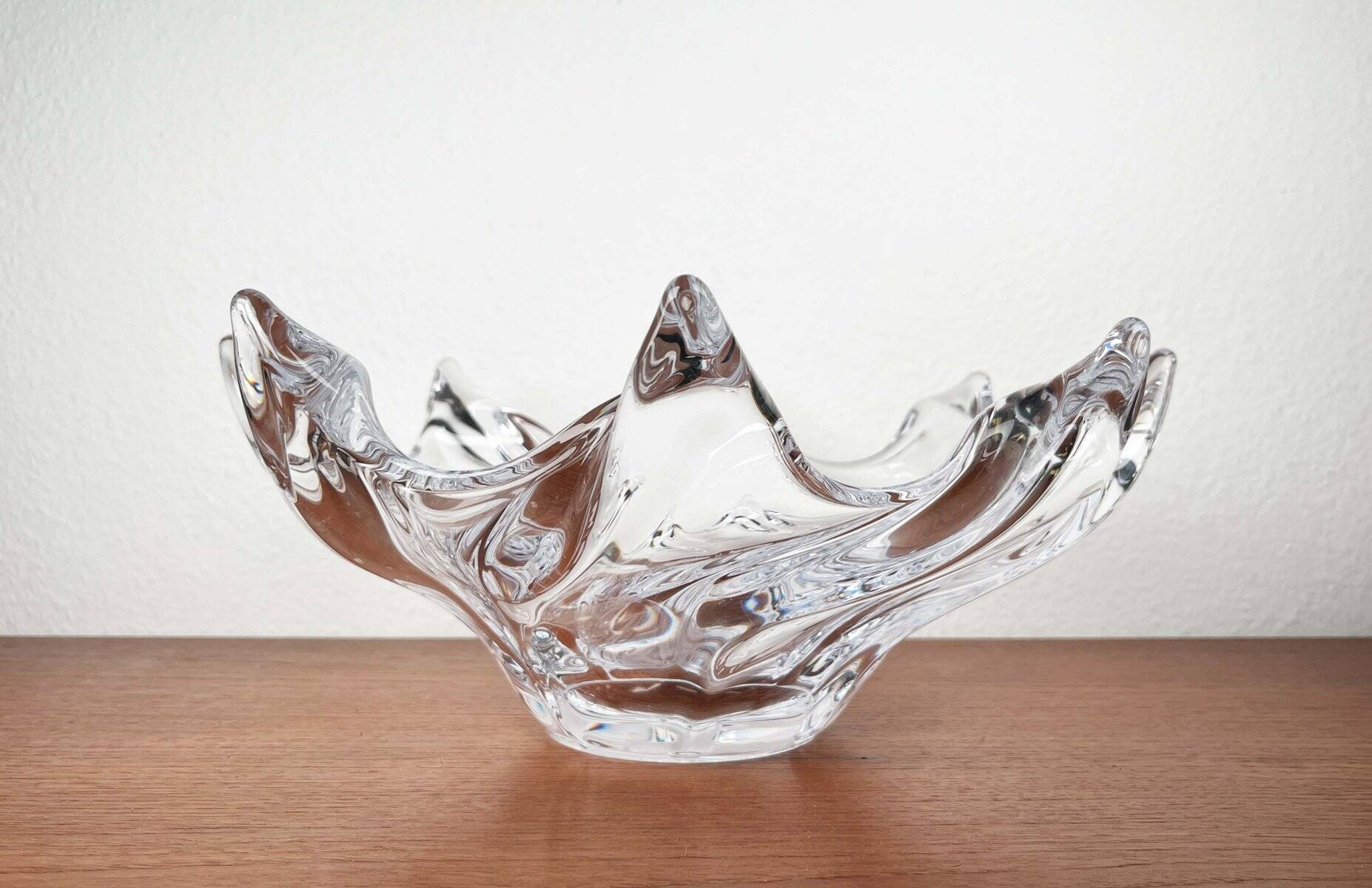 Large Modern Crystal Glass Fruit Bowl from the Mid-Century by Art Vannes, France, 1960s