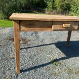 Farm table