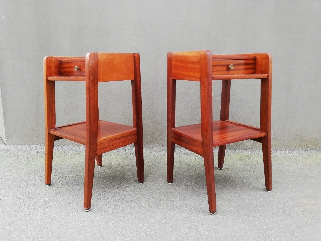 Paire de tables de chevet années 50