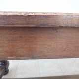 Louis XIII walnut table from the 19th century.