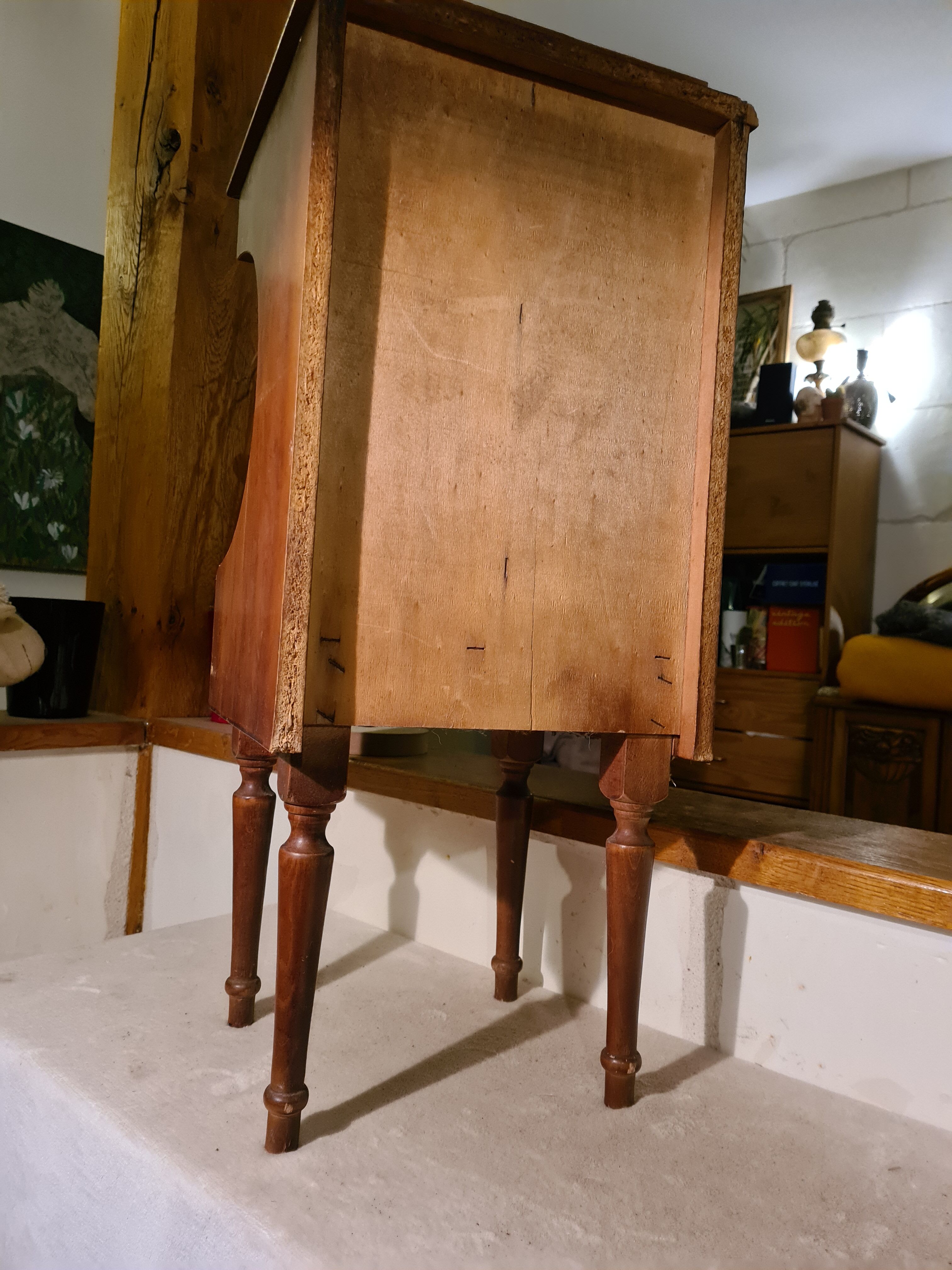 Vintage standing library