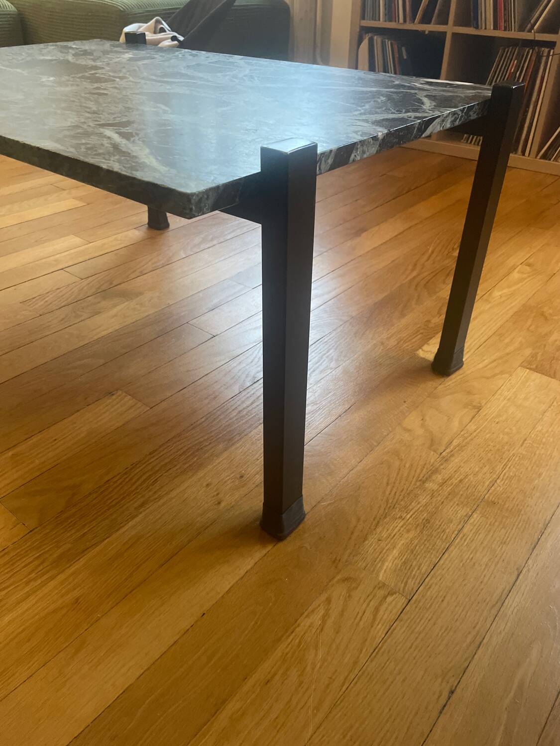 Italian marble coffee table from the 50s and 60s