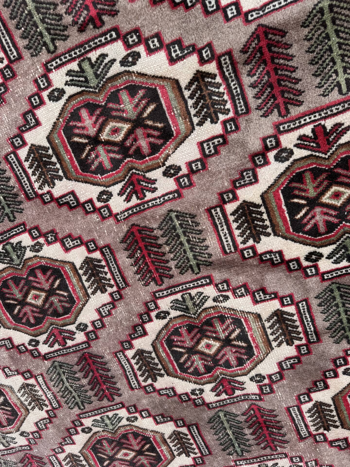 Large antique Bukhara carpet (300X375cm)