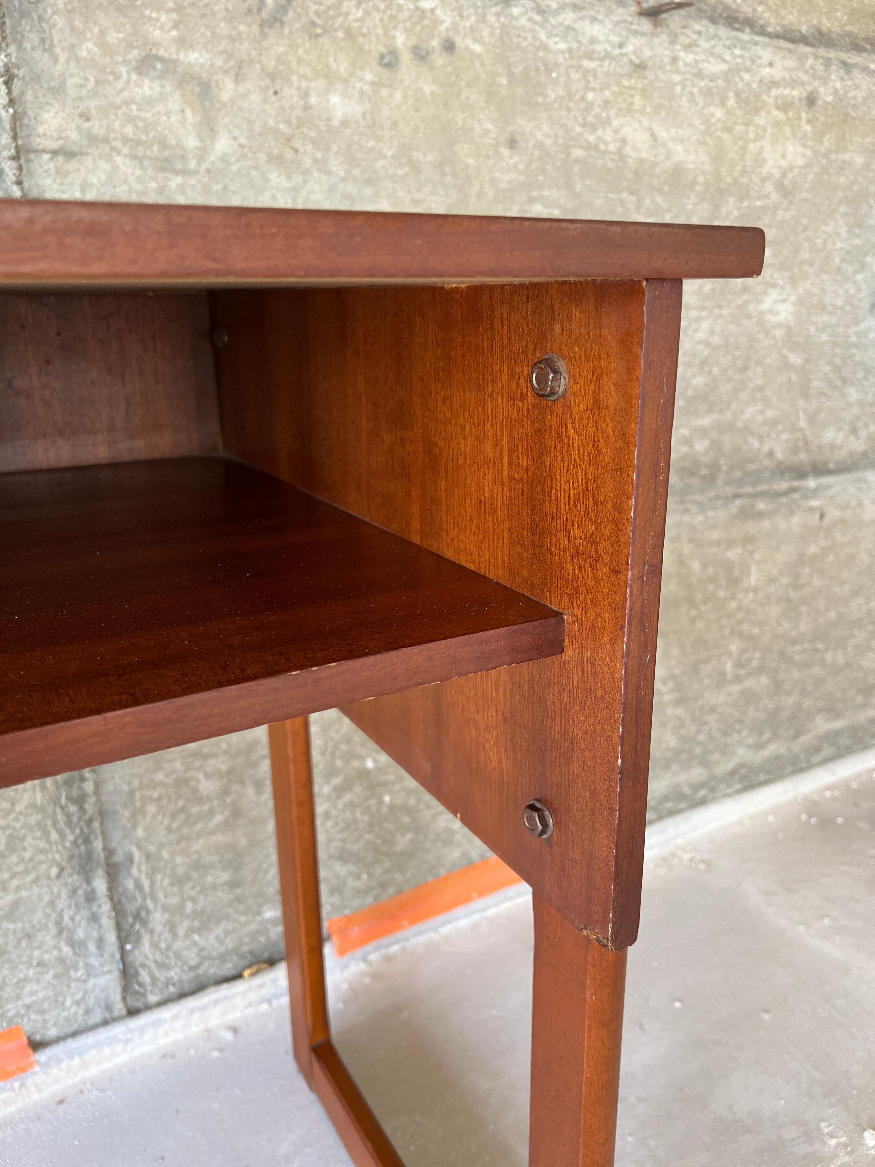 Scandinavian office of the 60s with sleigh feet