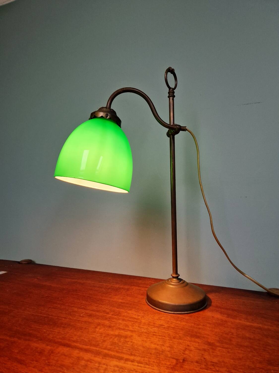 Art Deco brass and green opaline desk lamp, 1920-30