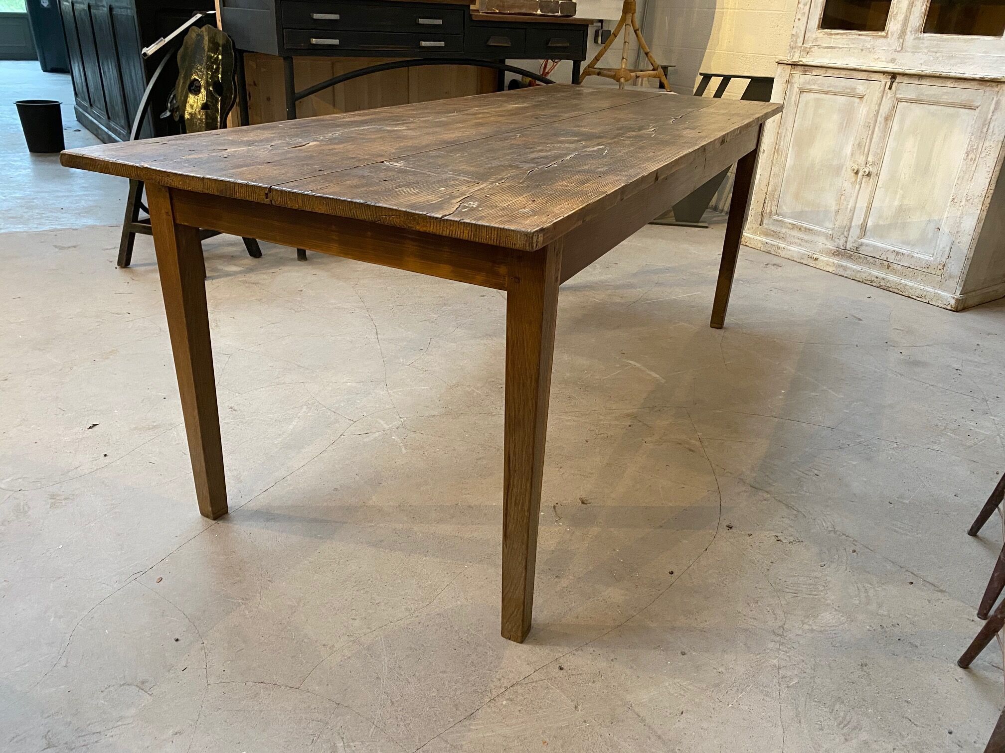 Farm table feet spindles