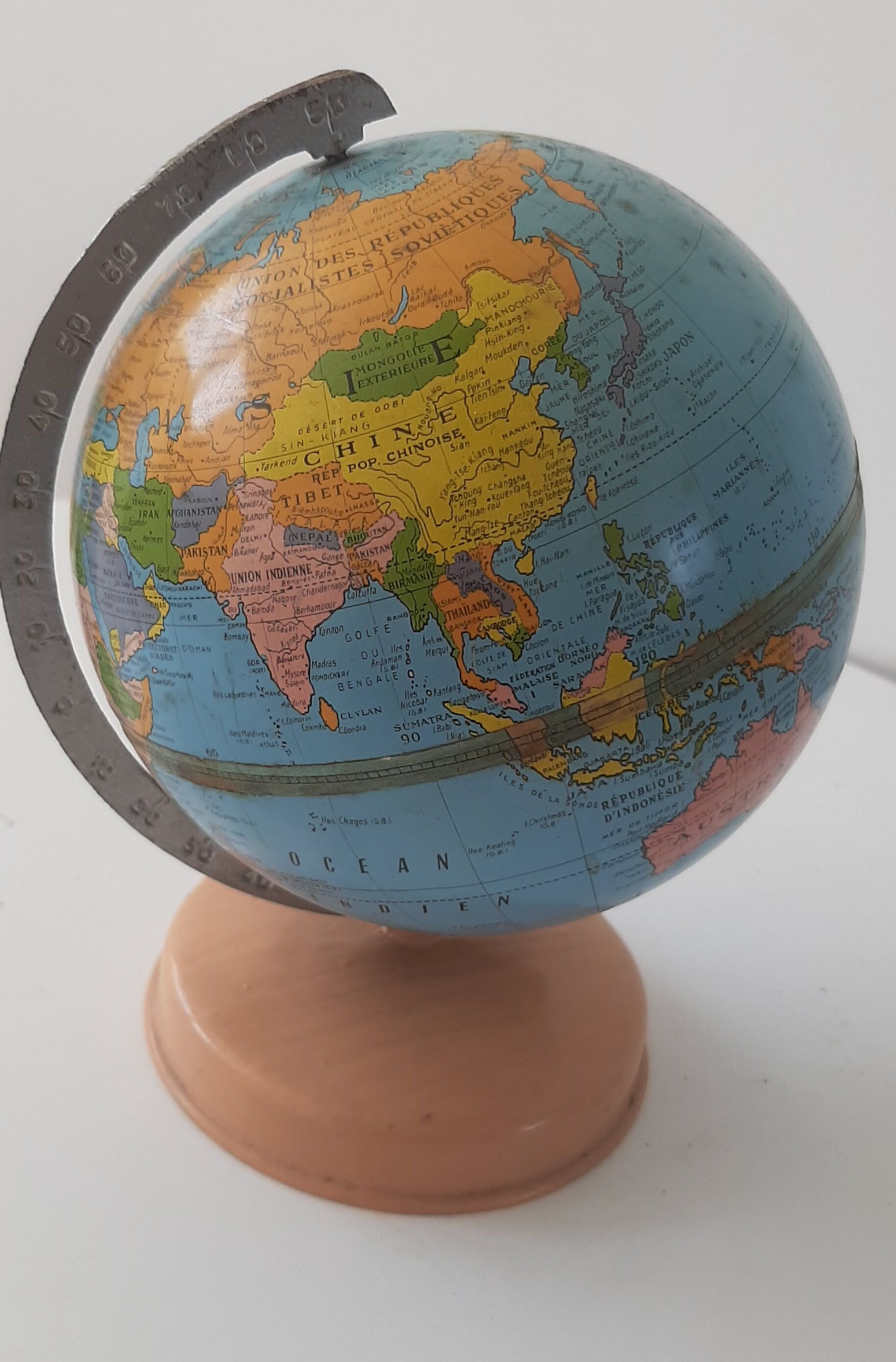 Tarry iron globe