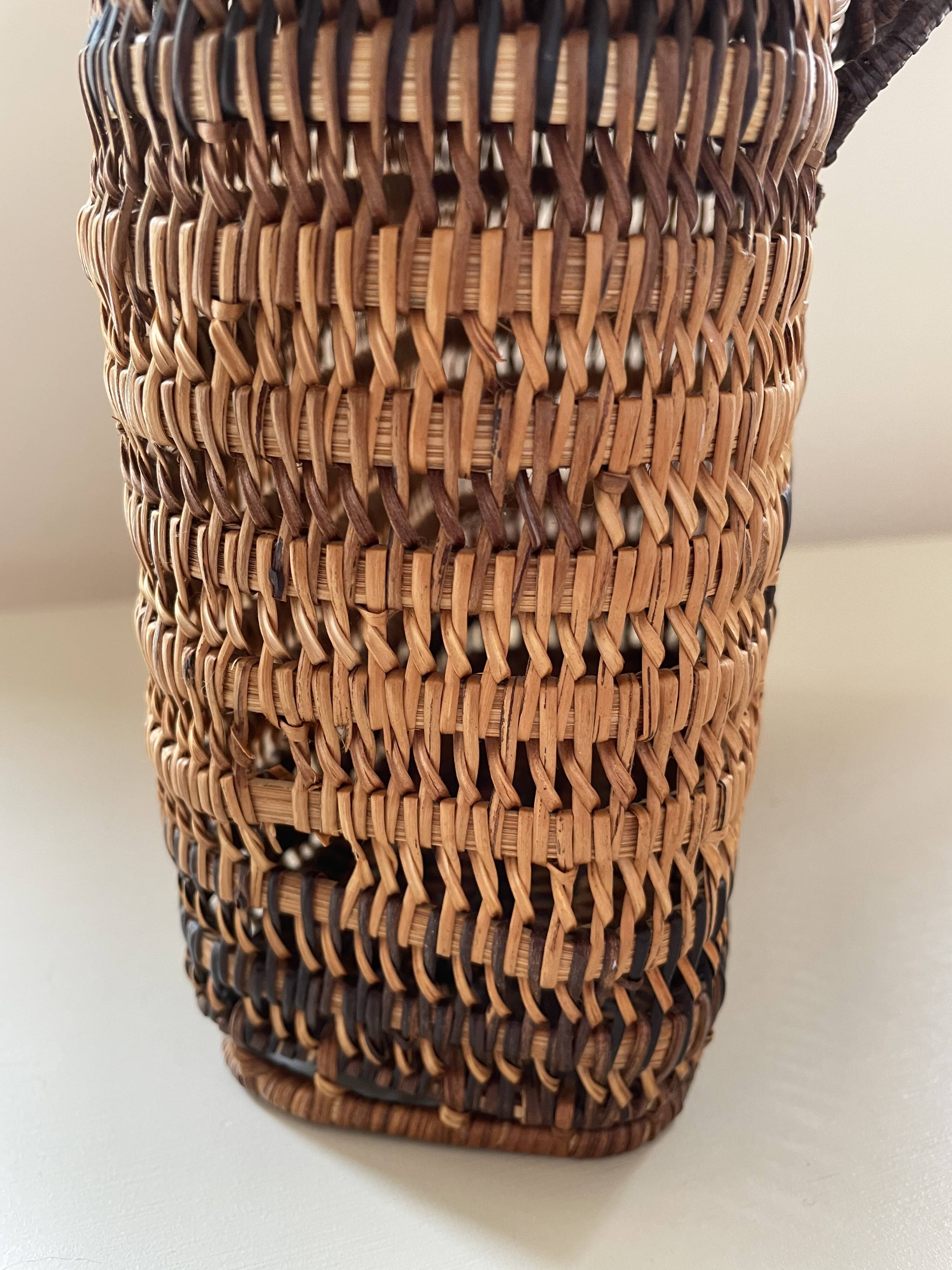 Asian rattan basket with lid 23×18 cm