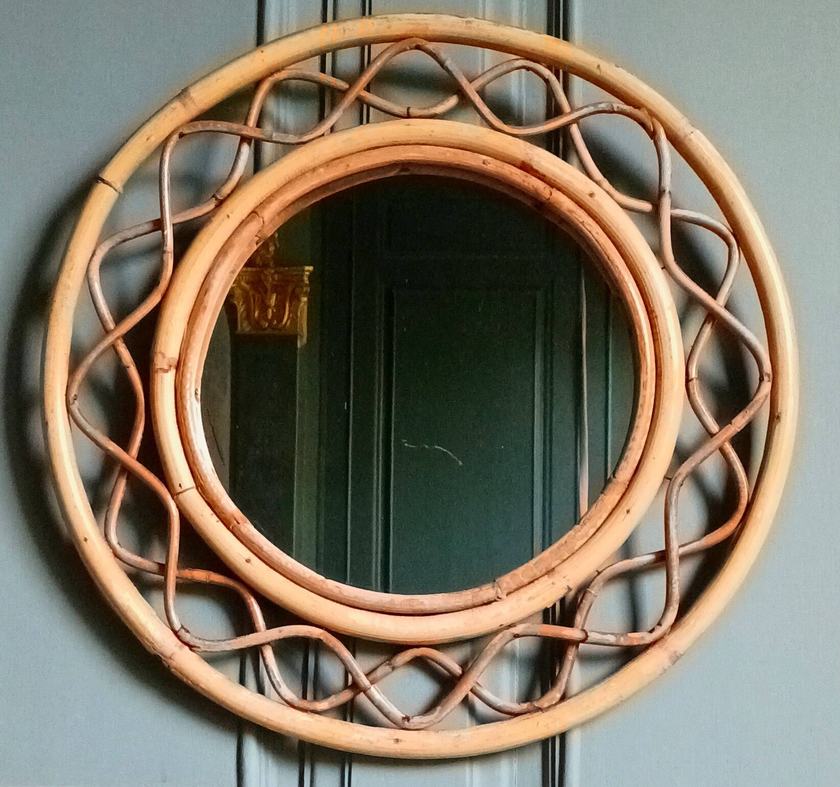 Miroir rond en rotin France 1960