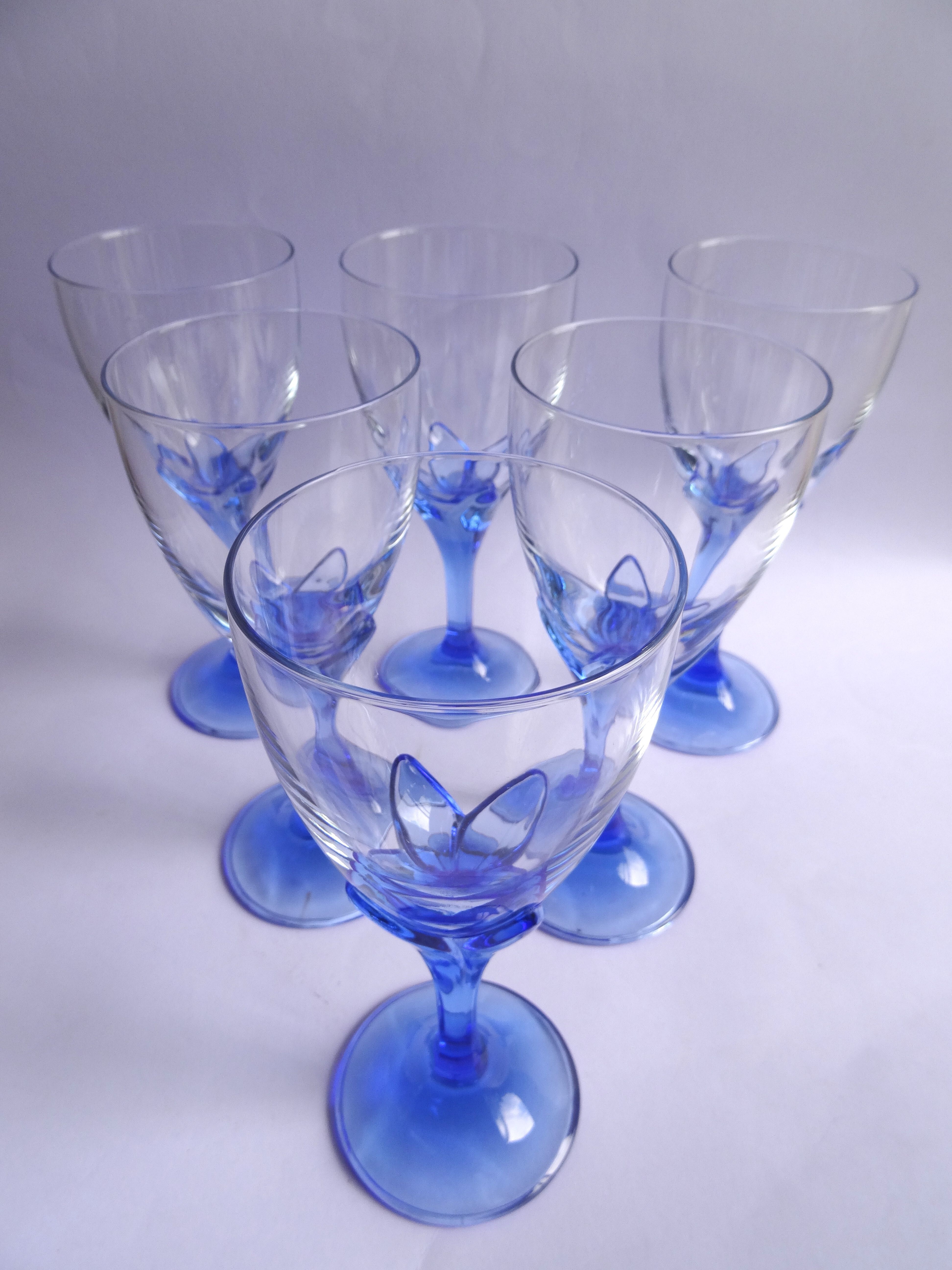 Blue tulip water glasses