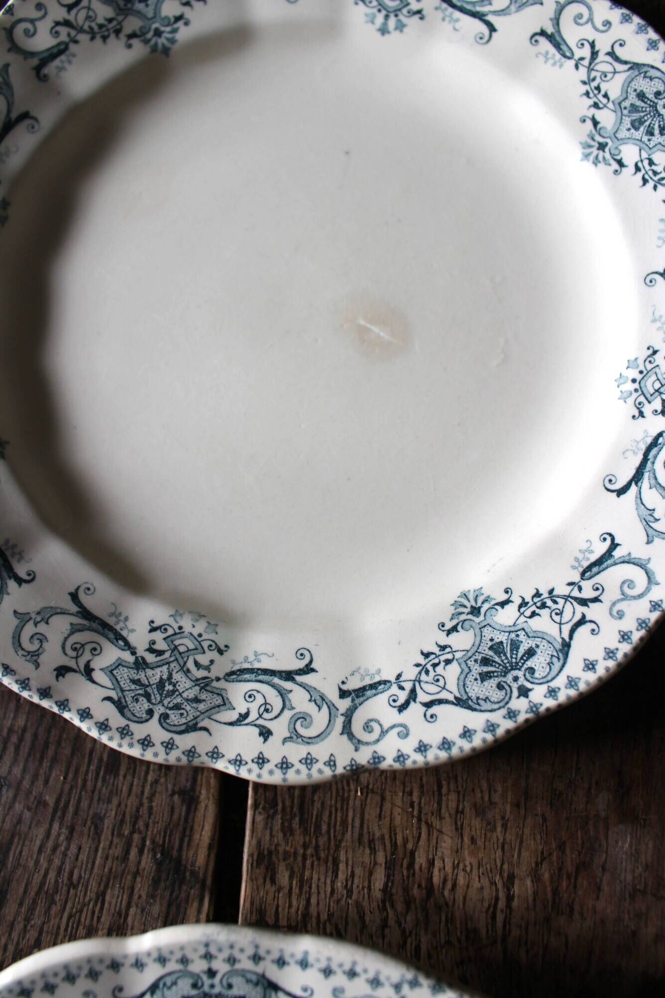 A set of 8 flat plates Terre de Fer Bleu Verdun HBC.