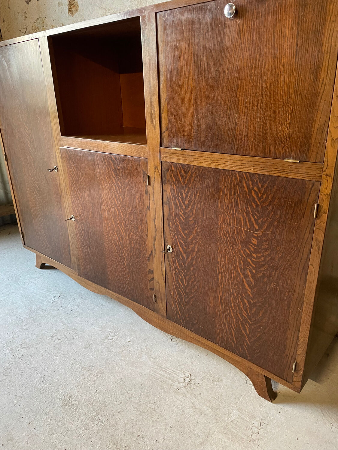 Vintage buffet from the 50s/60s in oak.